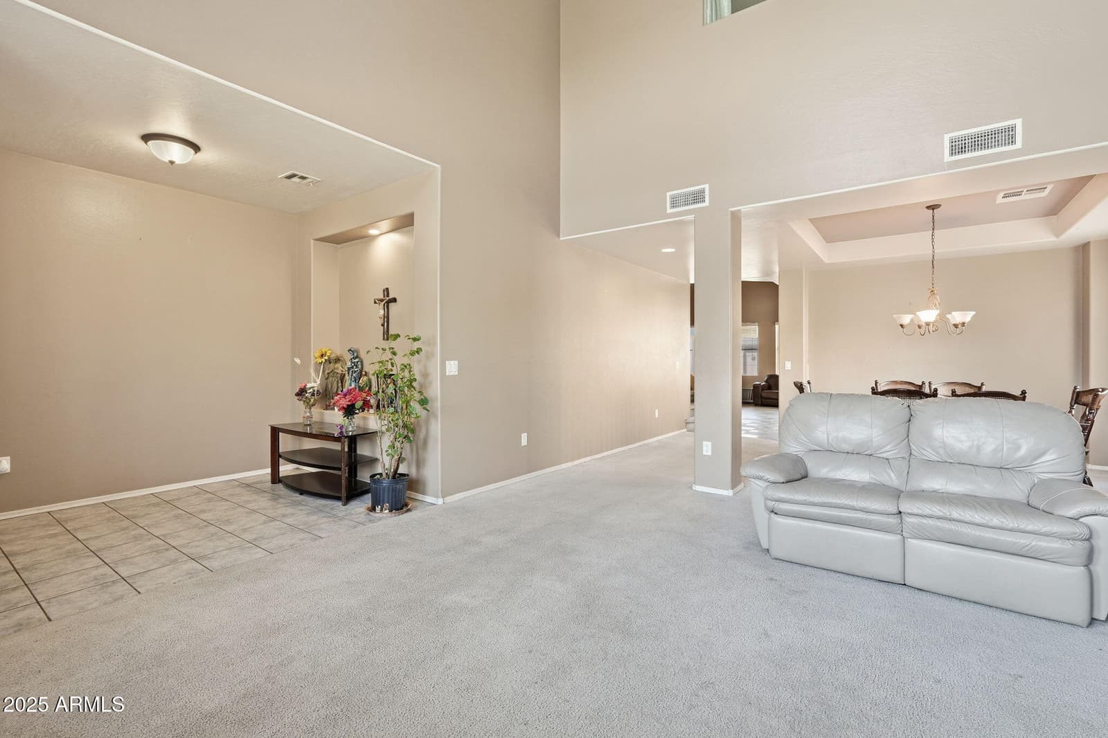 6826 S 41ST Drive, Phoenix, AZ 85041 — photo 6 of 40