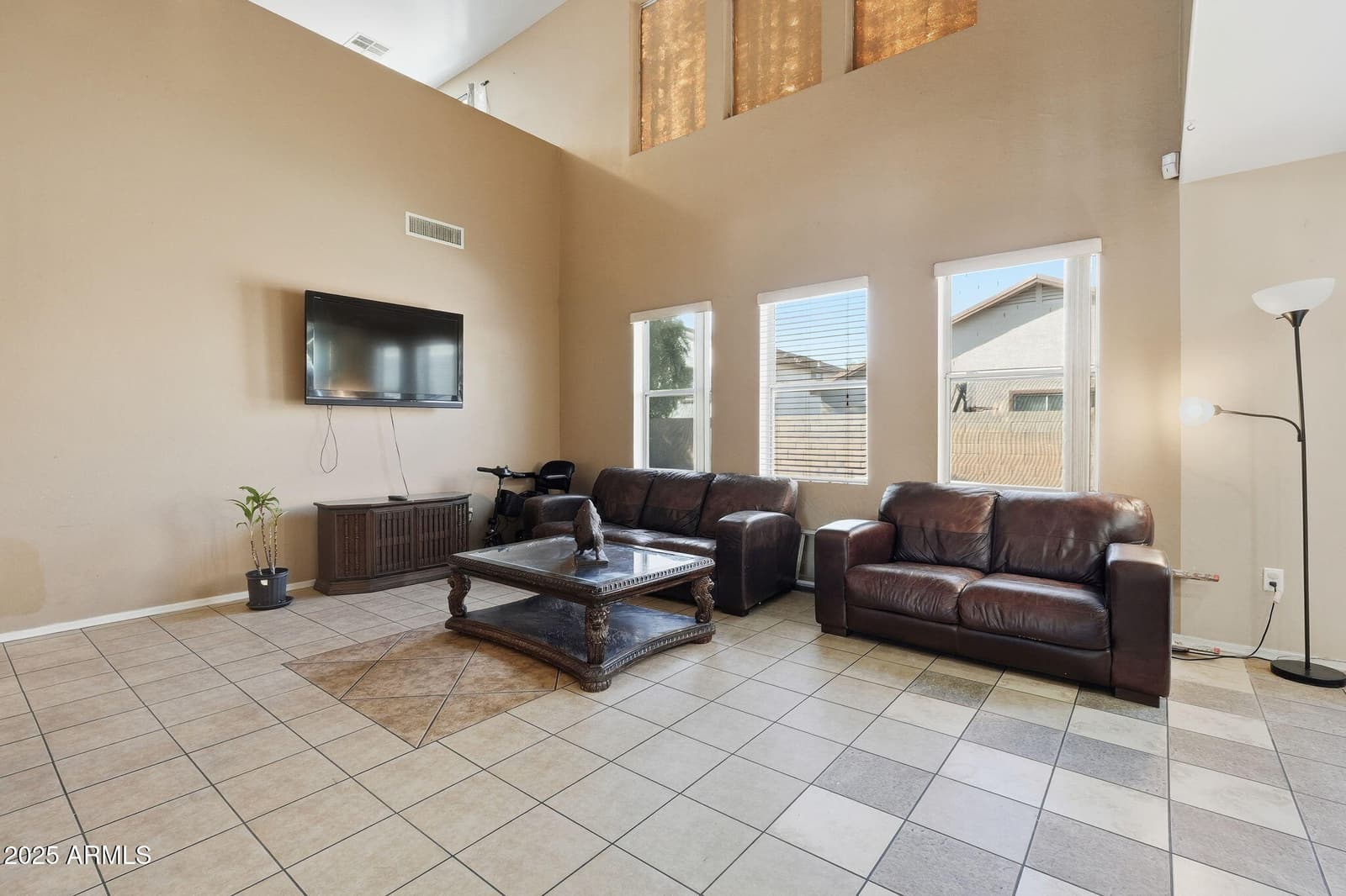 6826 S 41ST Drive, Phoenix, AZ 85041 — photo 12 of 40