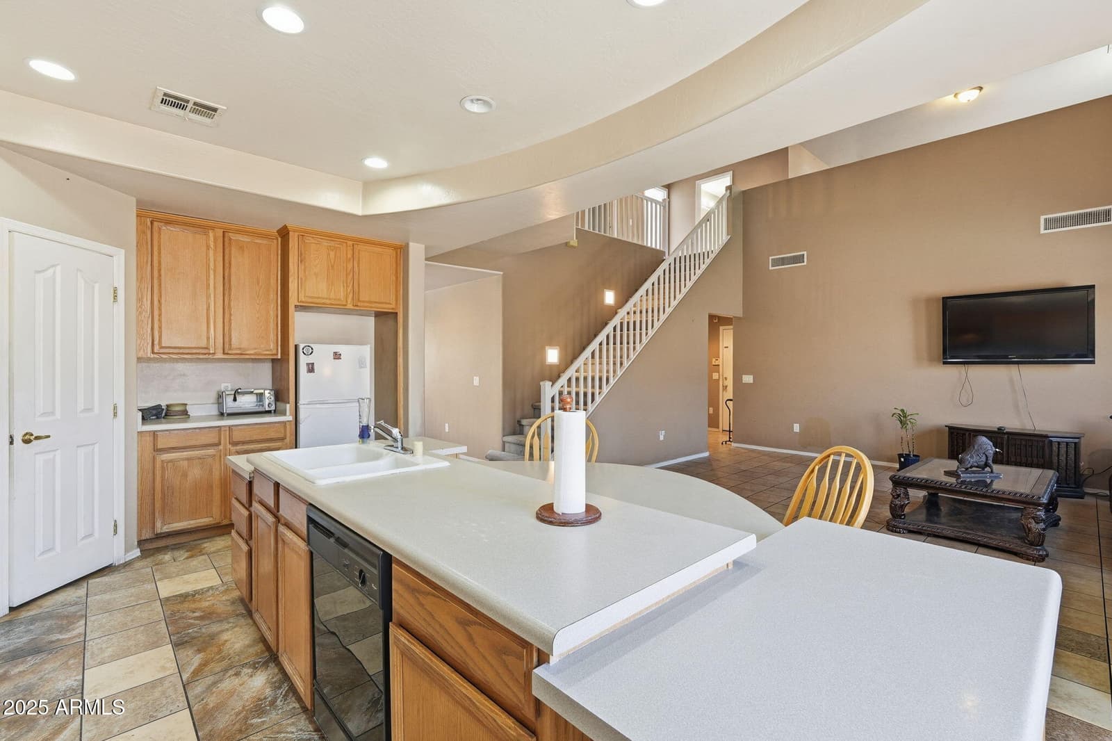 6826 S 41ST Drive, Phoenix, AZ 85041 — photo 17 of 40