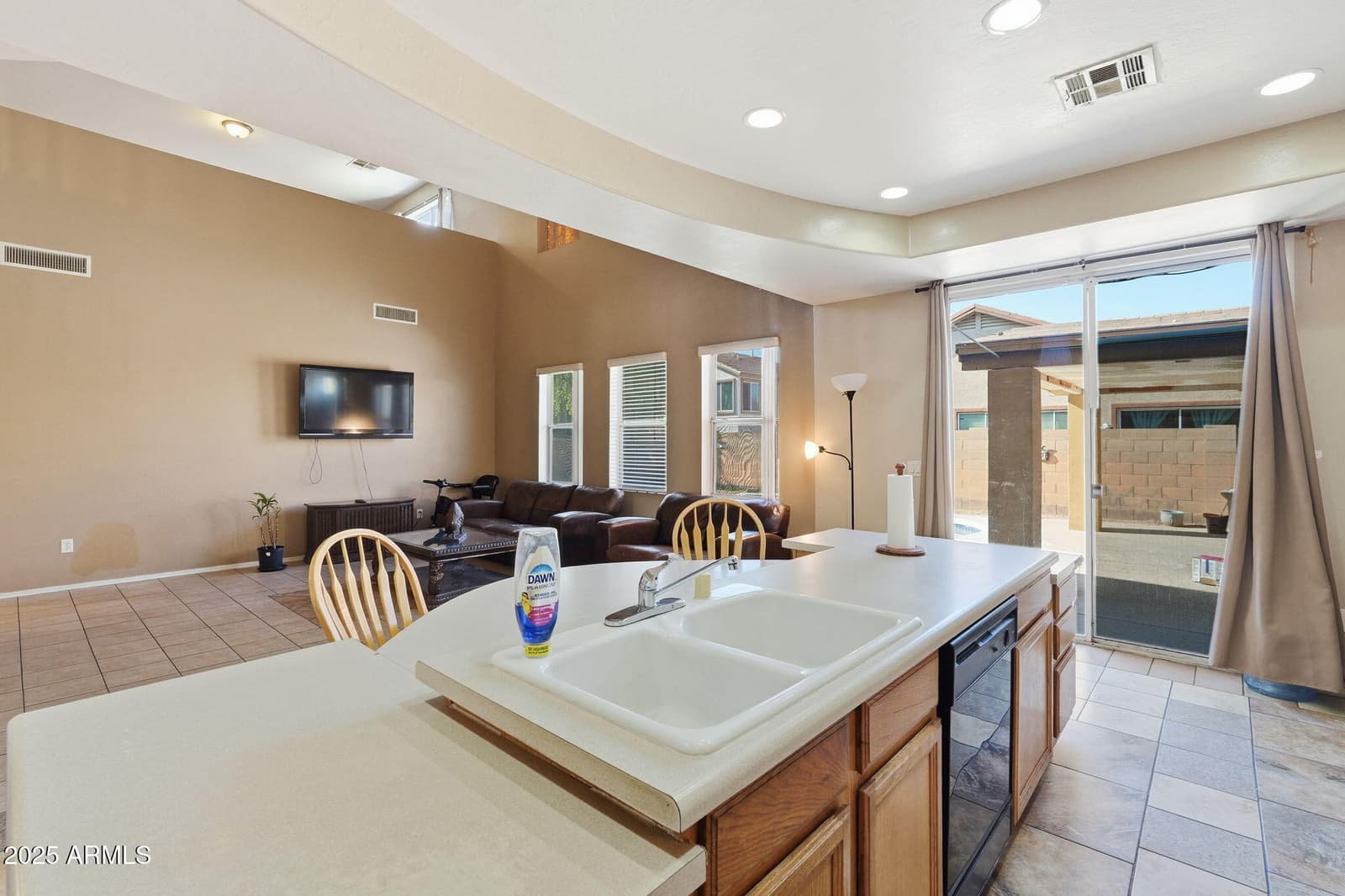 6826 S 41ST Drive, Phoenix, AZ 85041 — photo 18 of 40