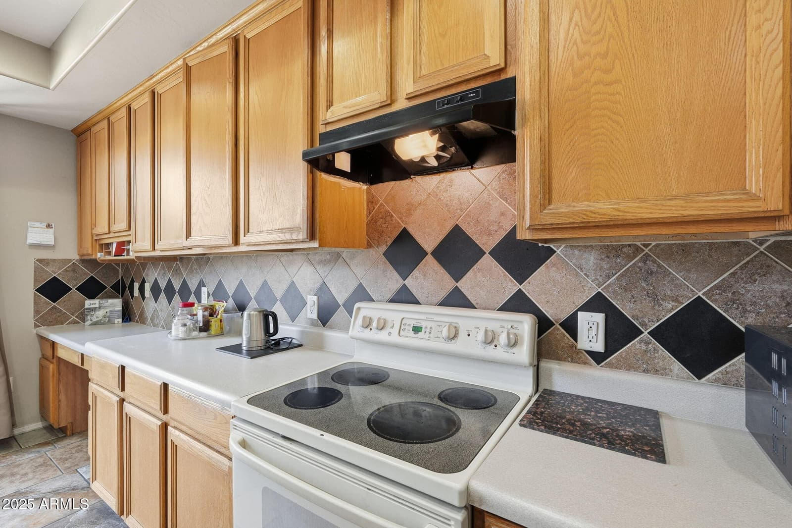 6826 S 41ST Drive, Phoenix, AZ 85041 — photo 19 of 40