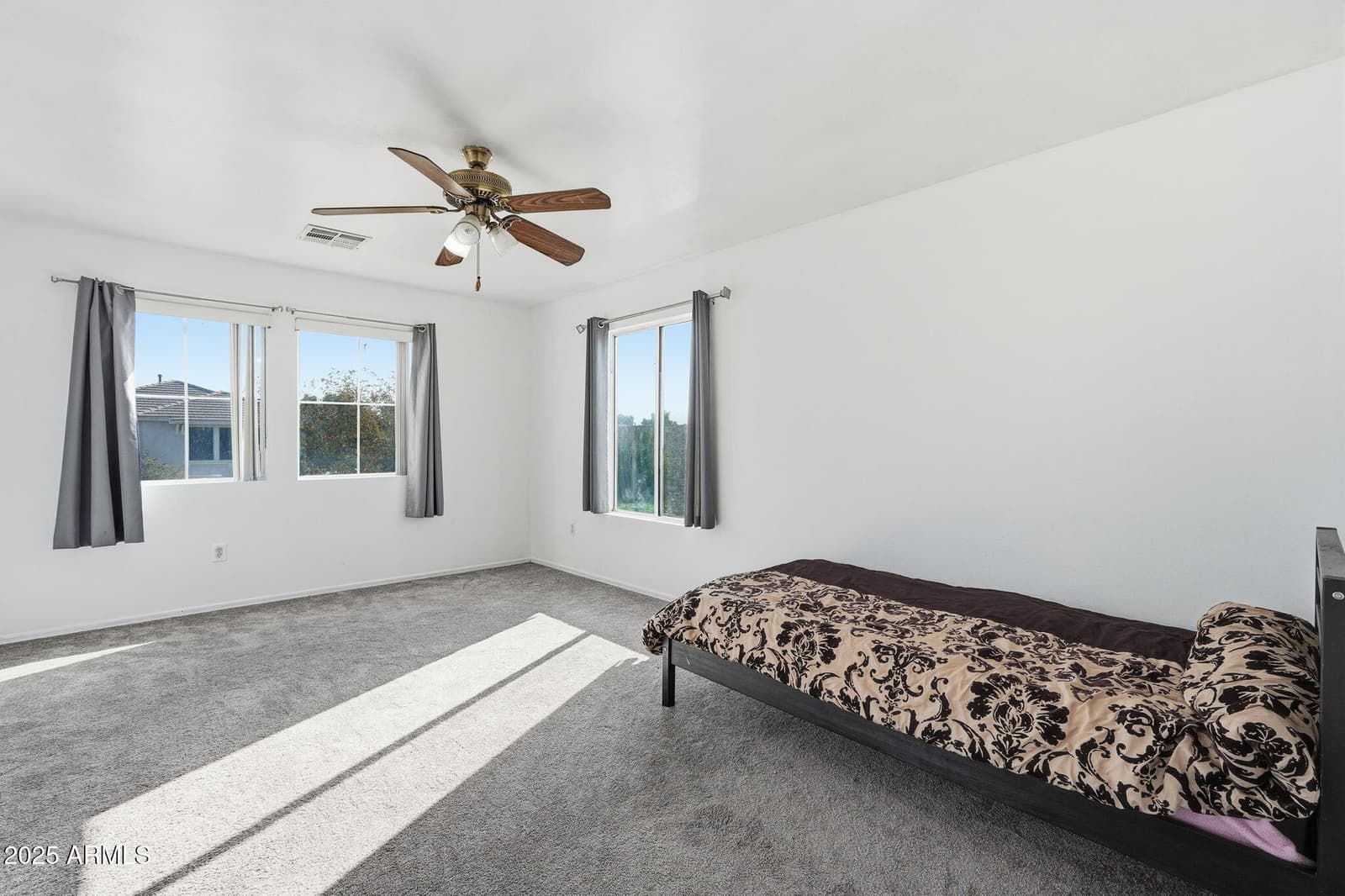 6826 S 41ST Drive, Phoenix, AZ 85041 — photo 34 of 40