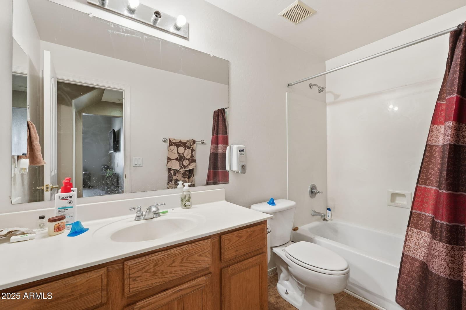 6826 S 41ST Drive, Phoenix, AZ 85041 — photo 36 of 40
