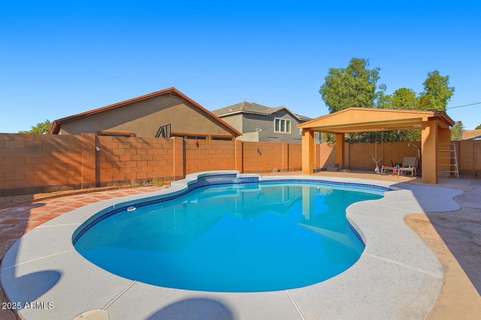 6826 S 41ST Drive, Phoenix, AZ 85041 — photo 4 of 40