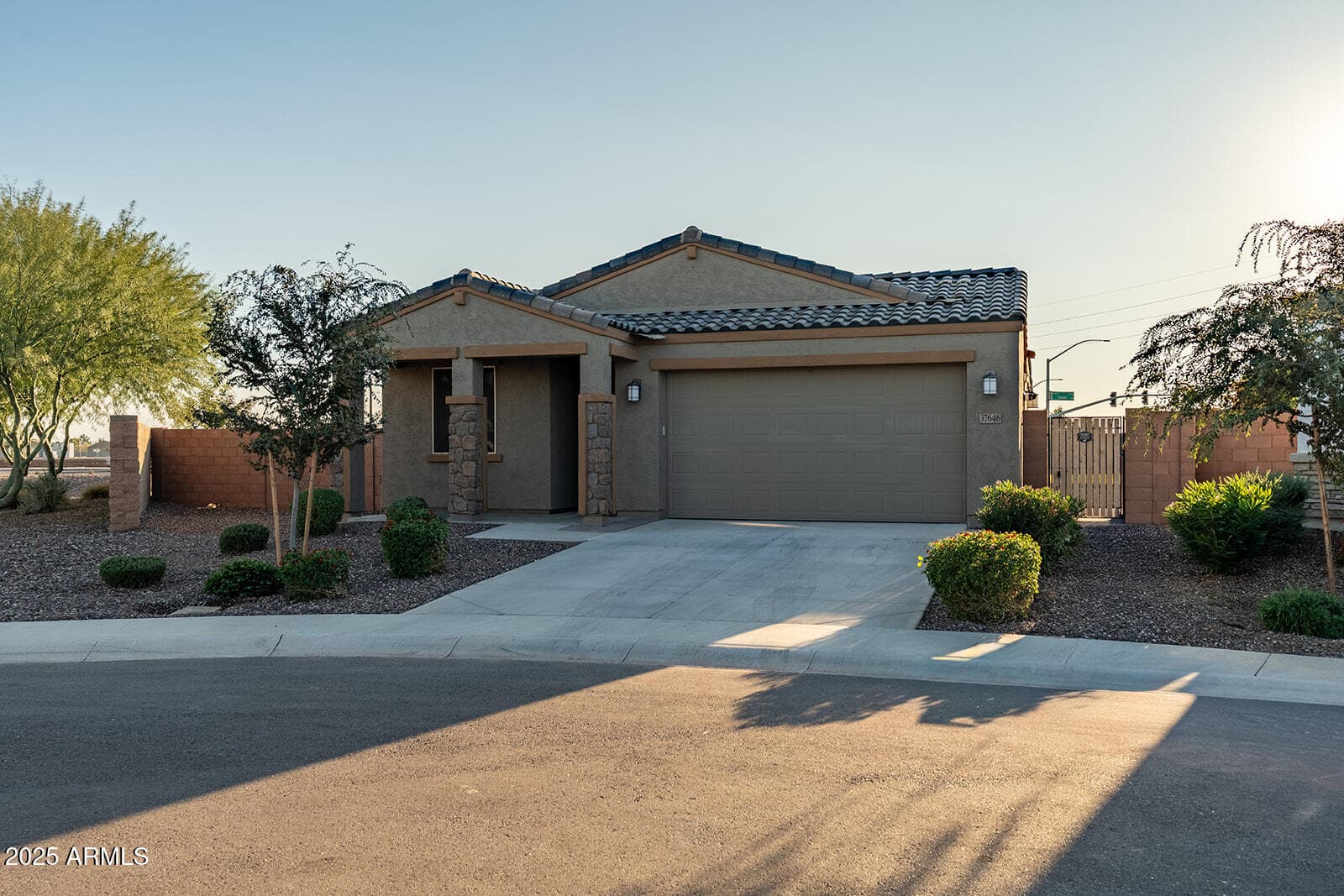 37646 N BRIDLEWOOD Lane, San Tan Valley, AZ 85140 — photo 3 of 29