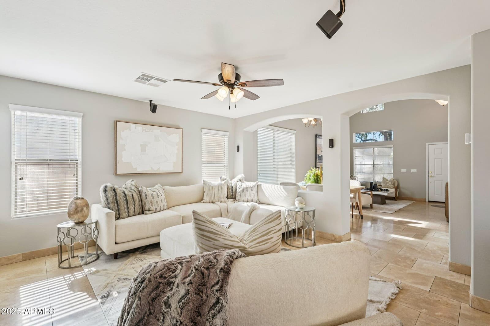 27317 N 63RD Drive, Phoenix, AZ 85083 — photo 4 of 40