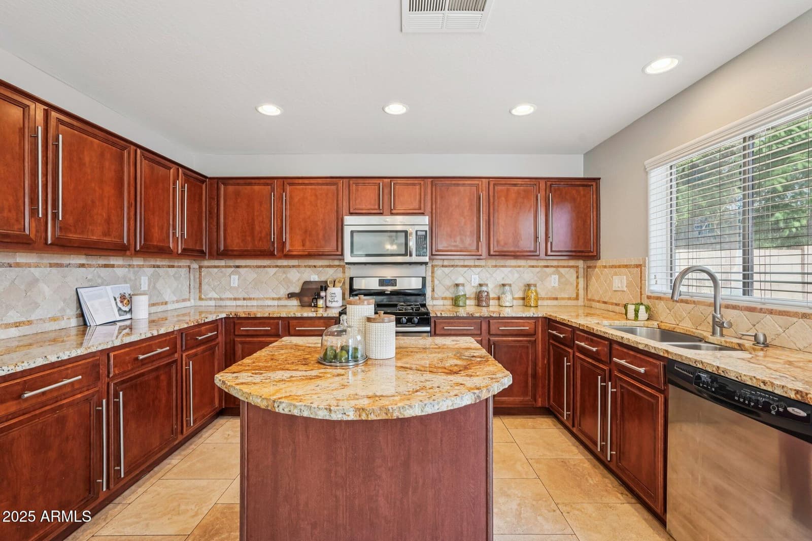 27317 N 63RD Drive, Phoenix, AZ 85083 — photo 6 of 40