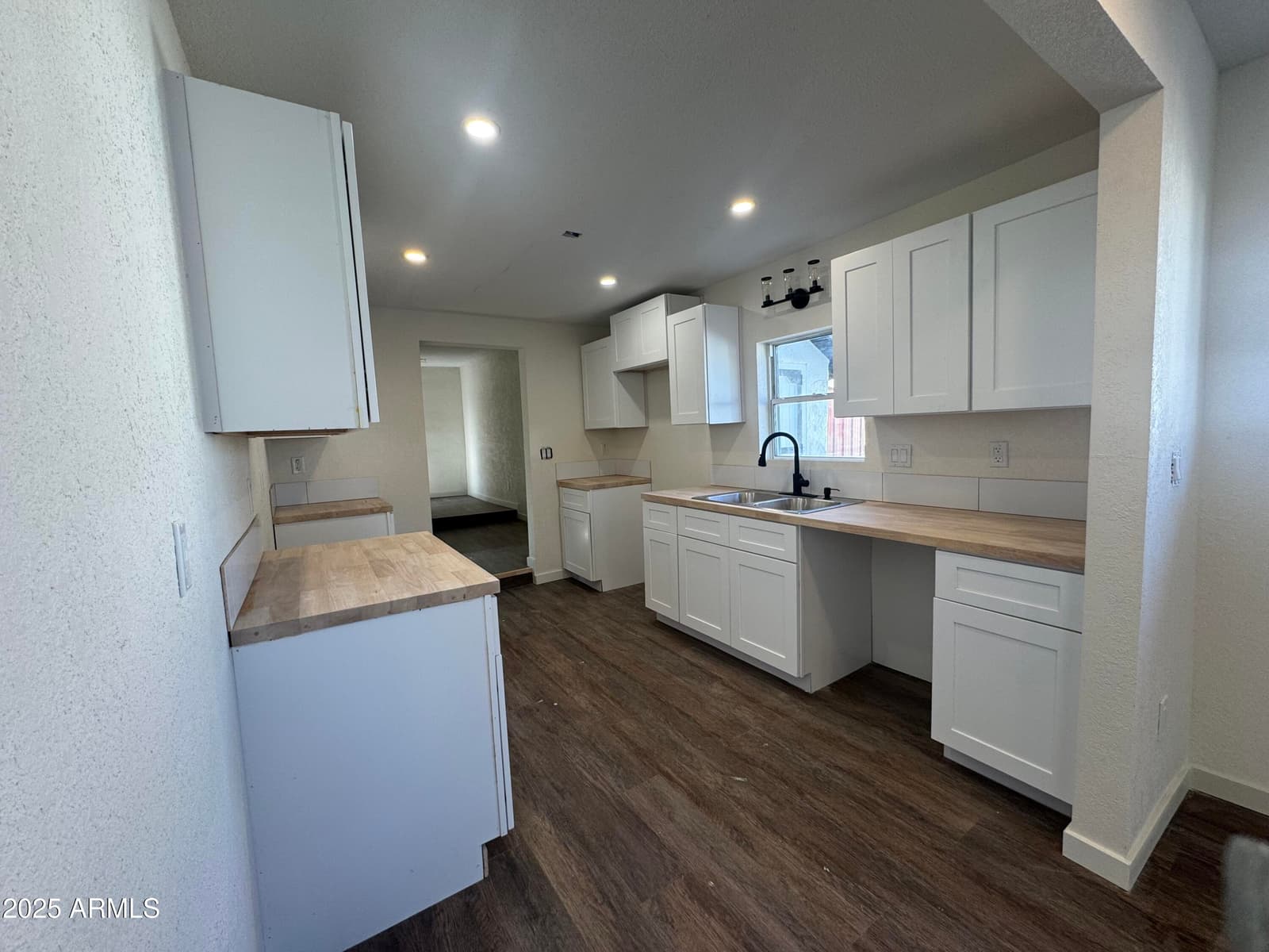 184 S Kent Street, Miami, AZ 85539 — photo 11 of 17