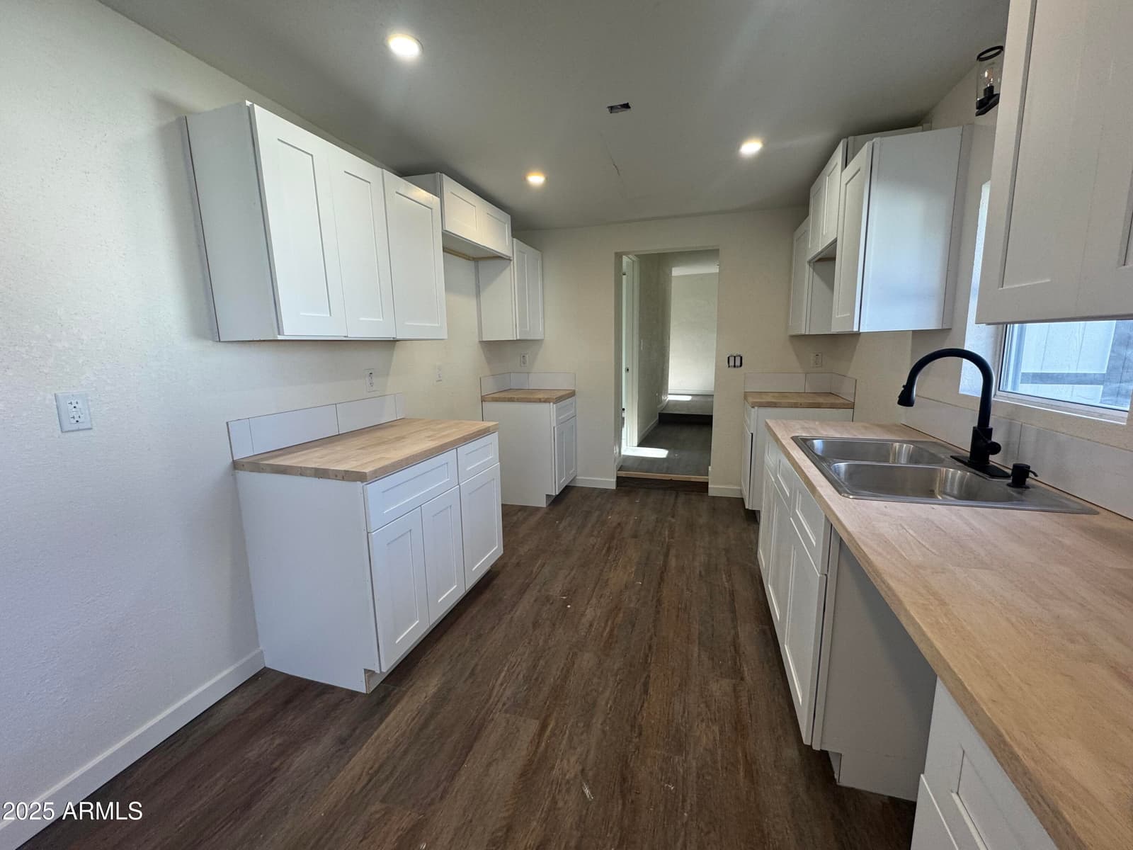 184 S Kent Street, Miami, AZ 85539 — photo 12 of 17