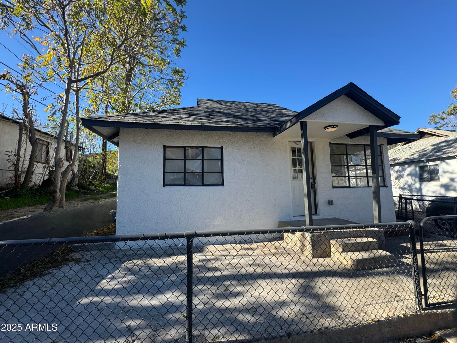 184 S Kent Street, Miami, AZ 85539 — photo 2 of 17