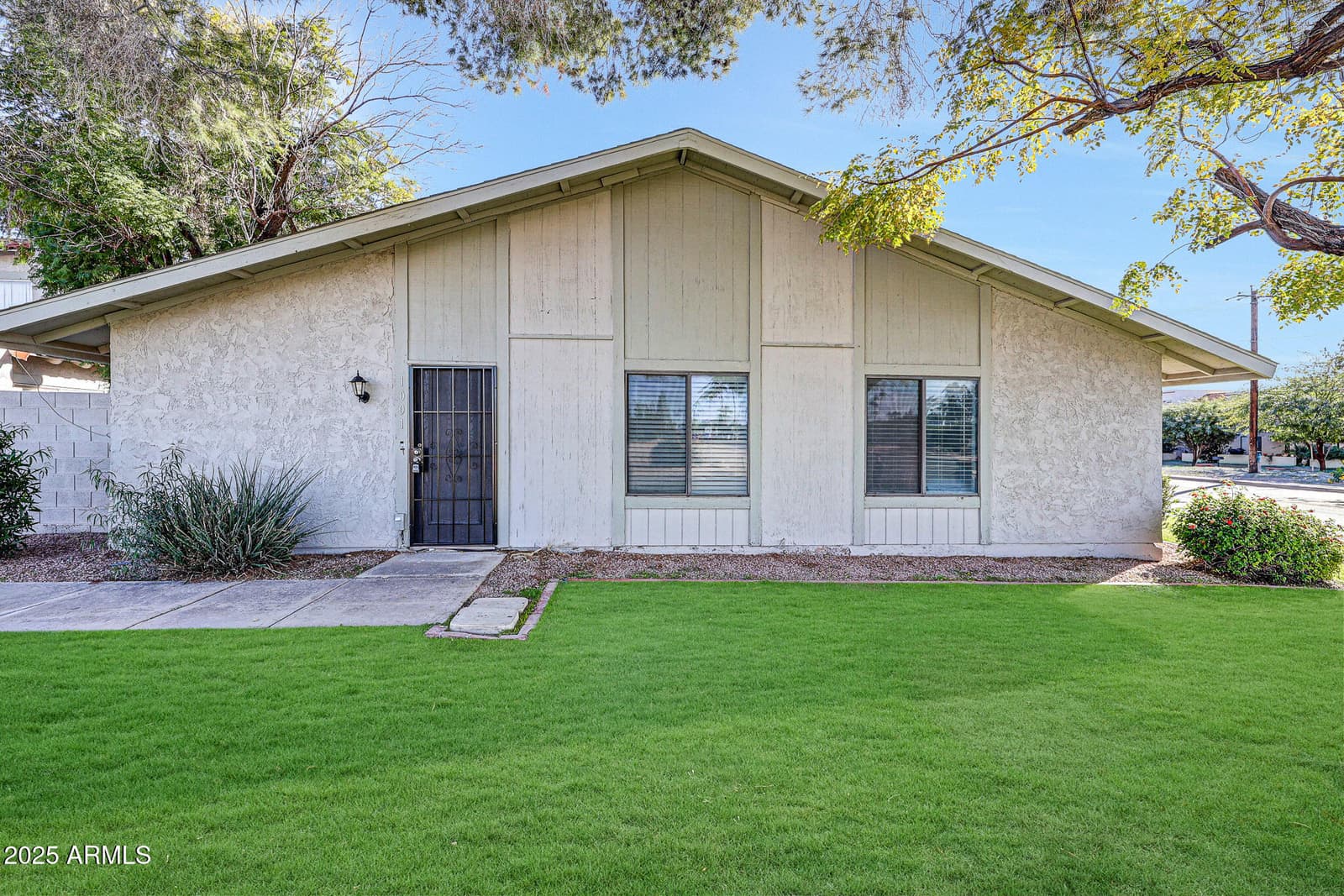 1001 N GRANITE REEF Road, Scottsdale, AZ 85257 — photo 1 of 29