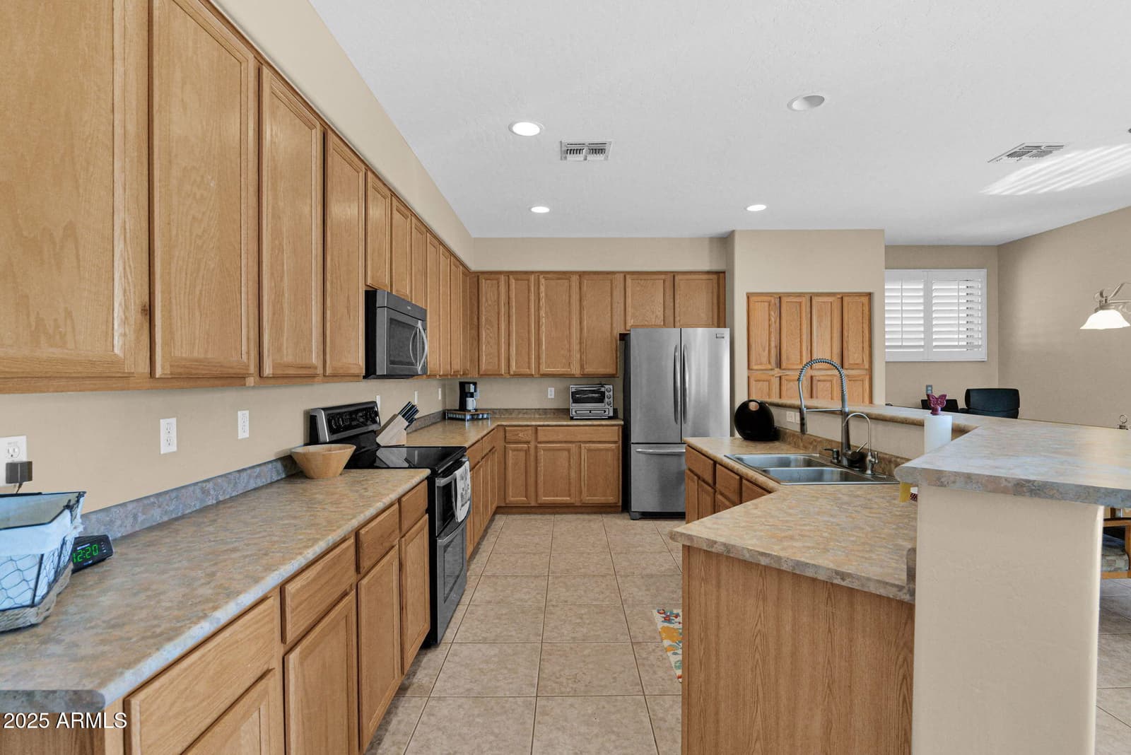 8021 W DONALD Drive, Peoria, AZ 85383 — photo 11 of 45