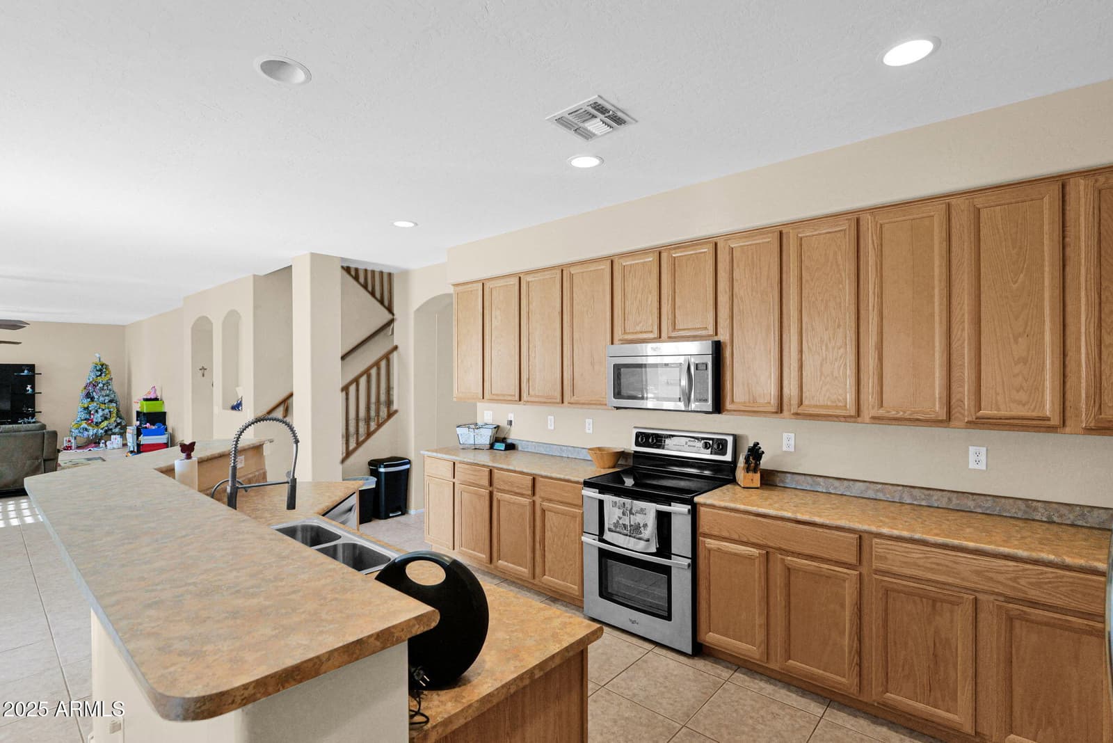 8021 W DONALD Drive, Peoria, AZ 85383 — photo 13 of 45