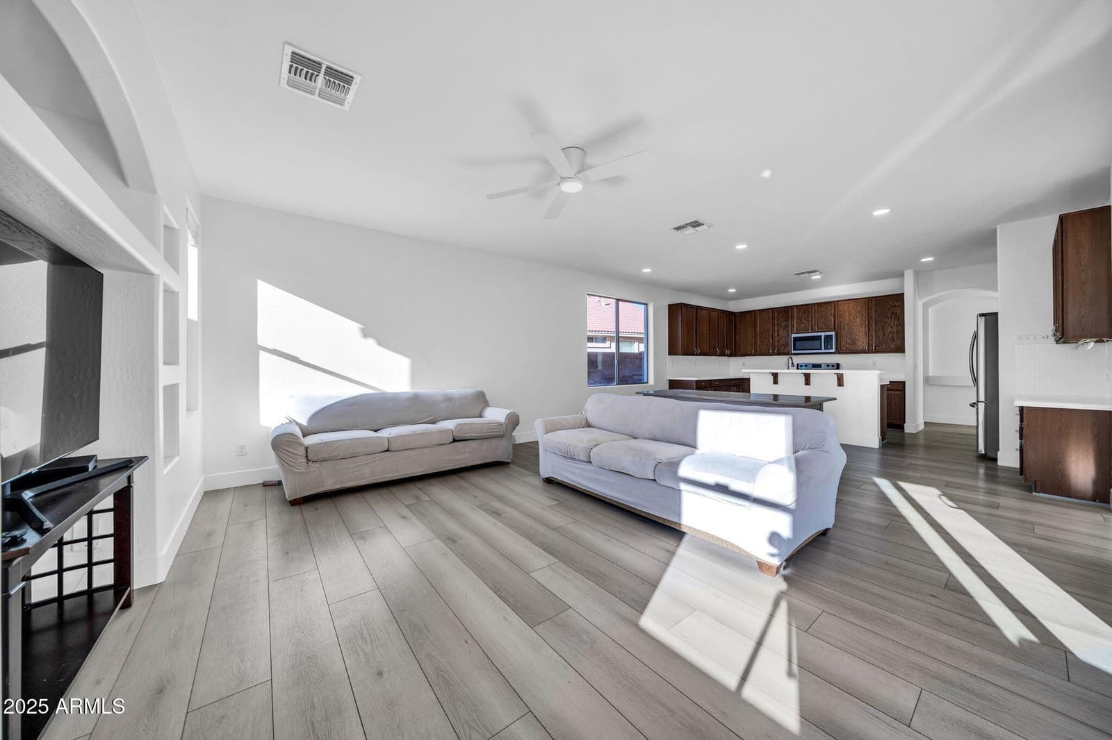 16529 W SAGUARO Lane, Surprise, AZ 85388 — photo 9 of 50