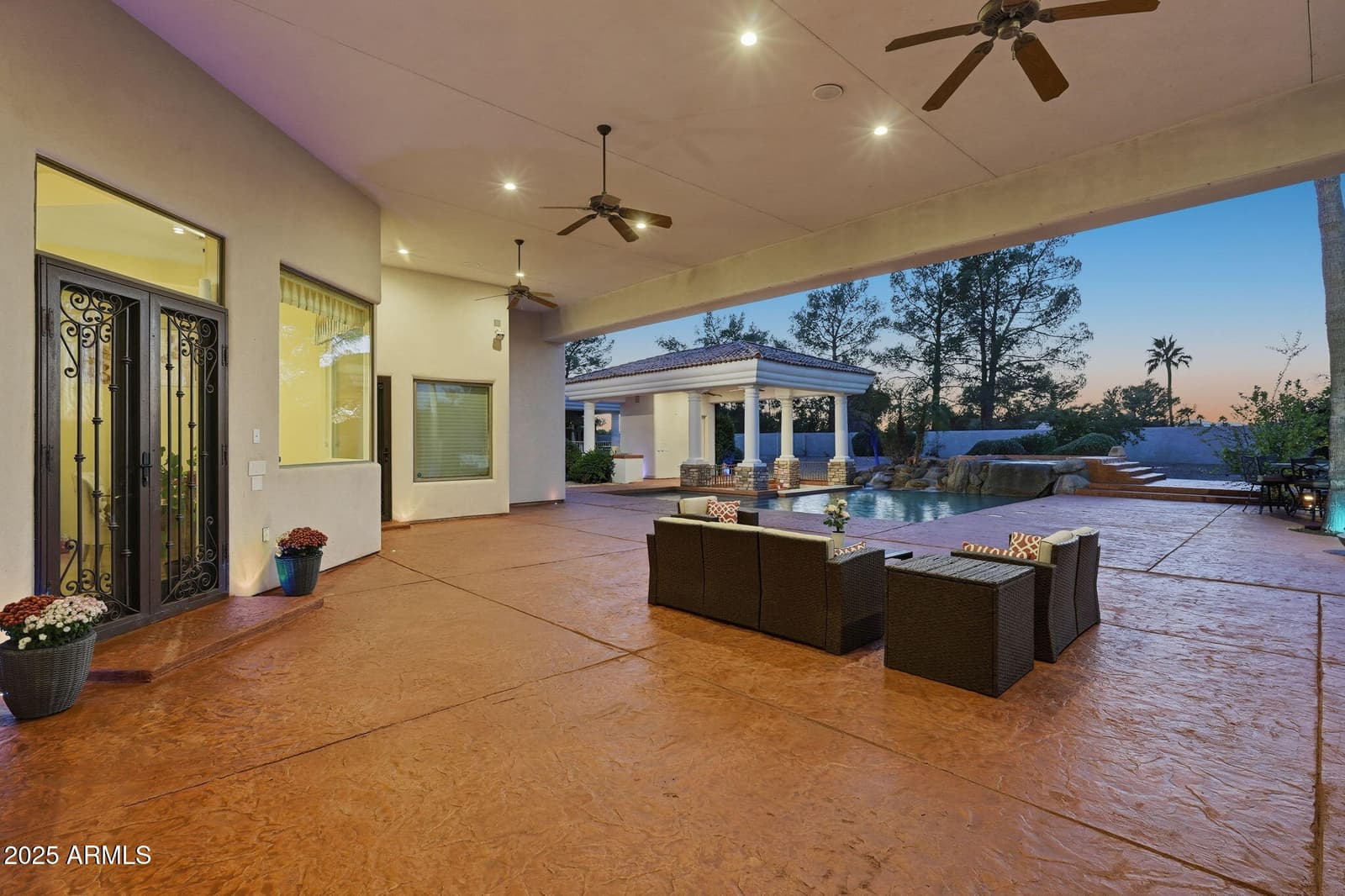 6 E OAKWOOD HILLS Drive, Chandler, AZ 85248 — photo 106 of 122
