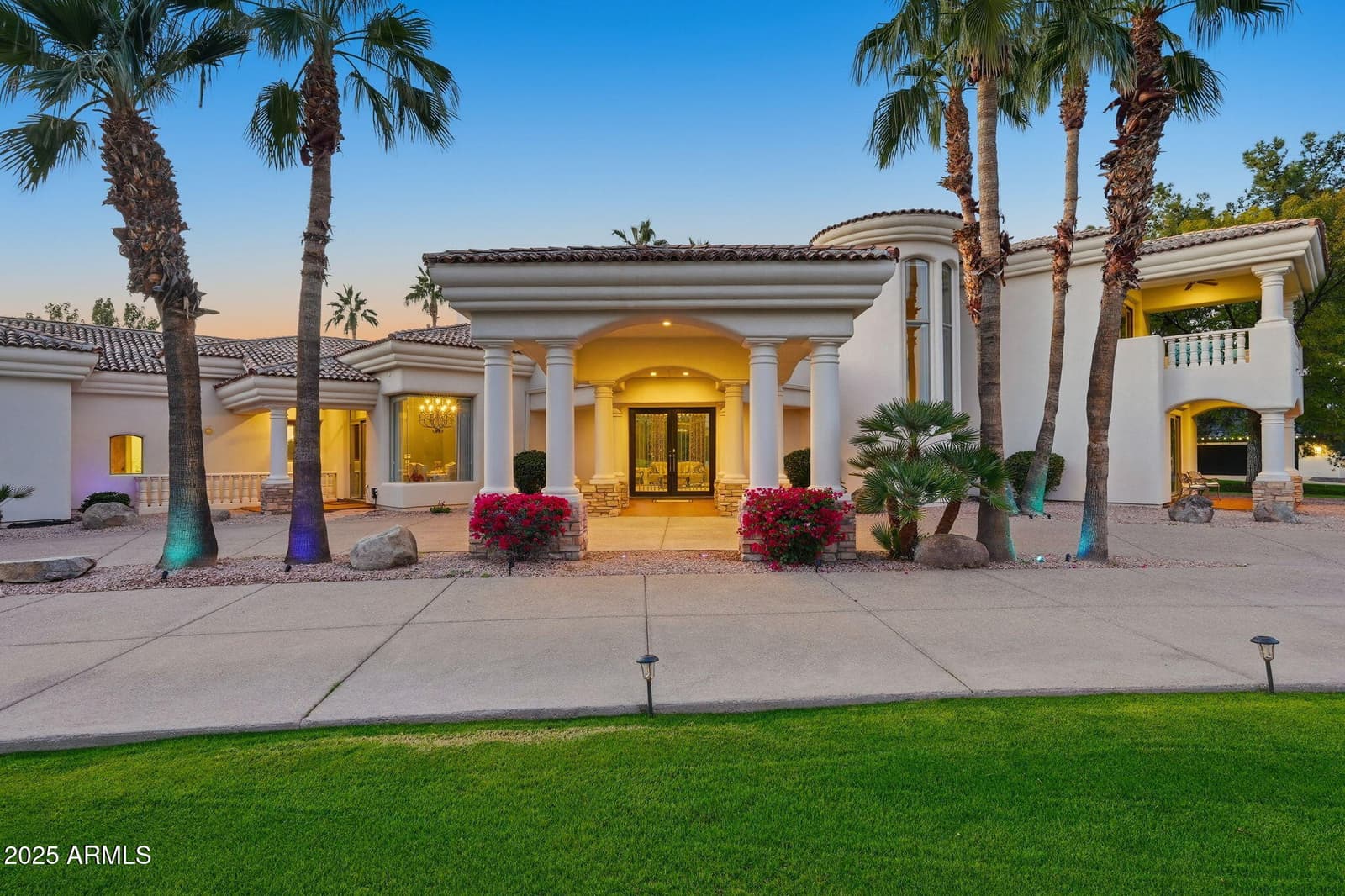6 E OAKWOOD HILLS Drive, Chandler, AZ 85248 — photo 10 of 122