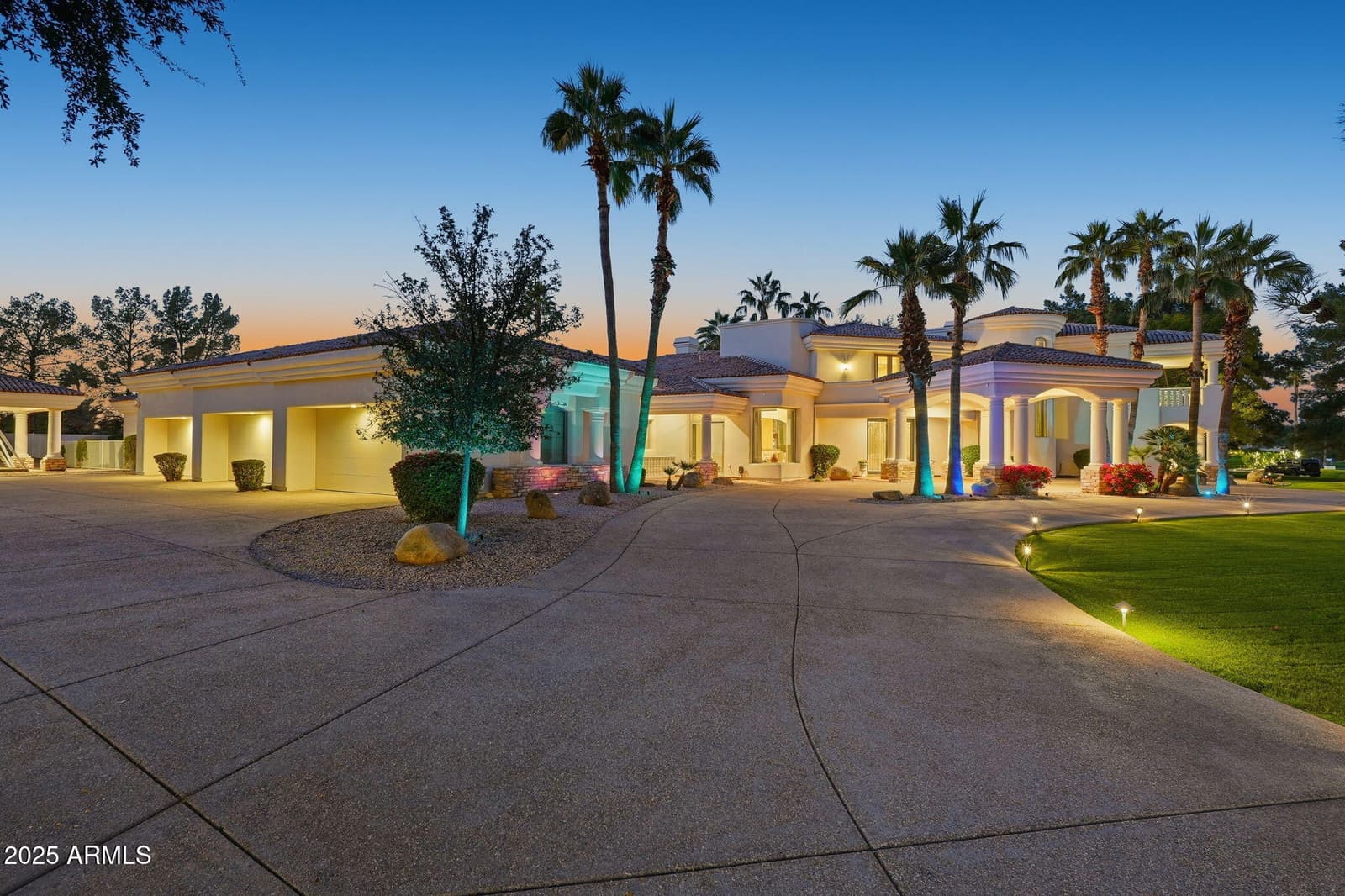 6 E OAKWOOD HILLS Drive, Chandler, AZ 85248 — photo 17 of 122