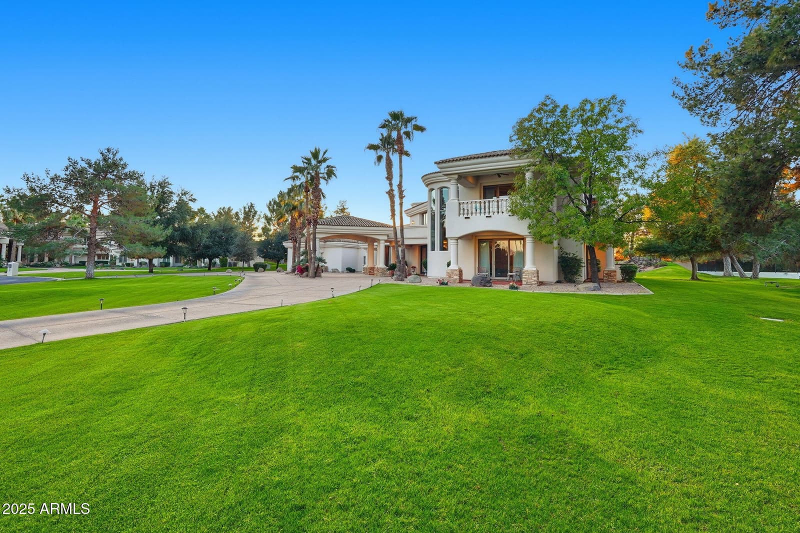 6 E OAKWOOD HILLS Drive, Chandler, AZ 85248 — photo 19 of 122