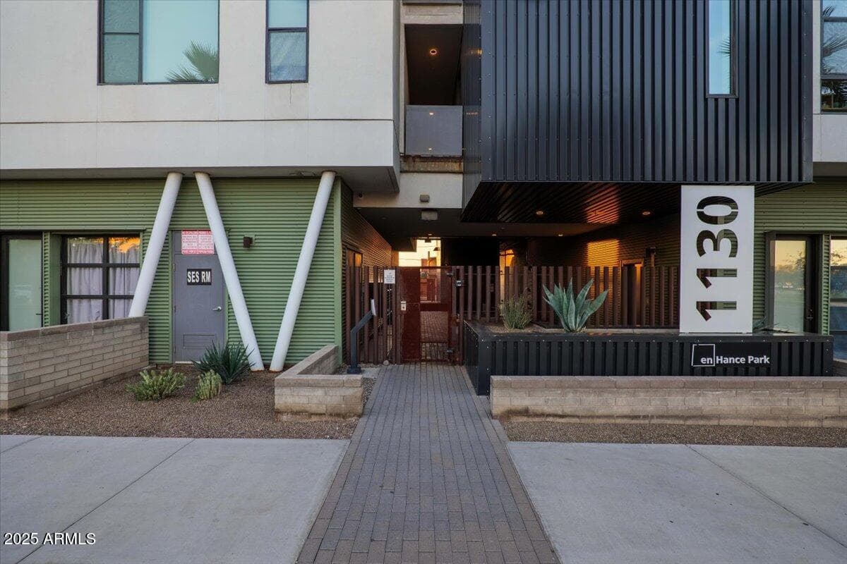 1130 N 2nd Street 210, Phoenix, AZ 85004 — photo 2 of 23