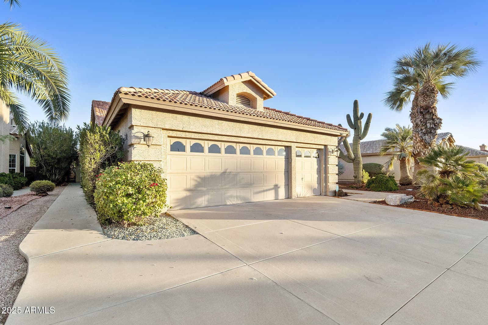 10214 E COOPERS HAWK Drive, Sun Lakes, AZ 85248 — photo 8 of 76
