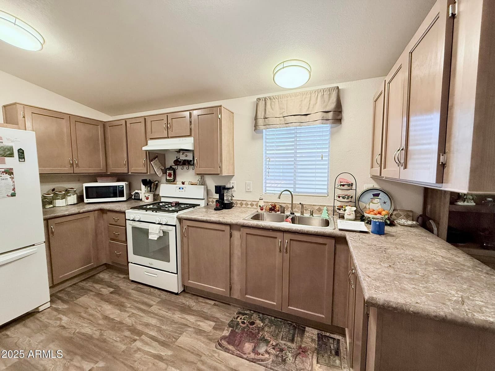 16005 N 32ND Street 9, Phoenix, AZ 85032 — photo 9 of 31