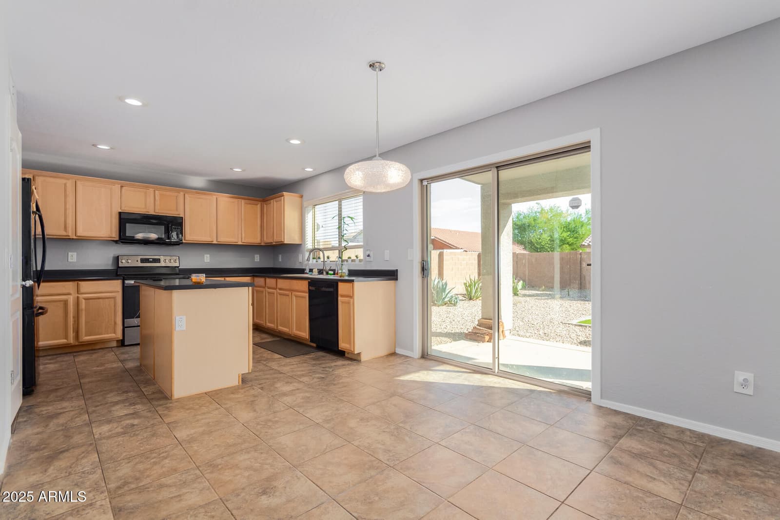 25577 W WHYMAN Street, Buckeye, AZ 85326 — photo 4 of 31