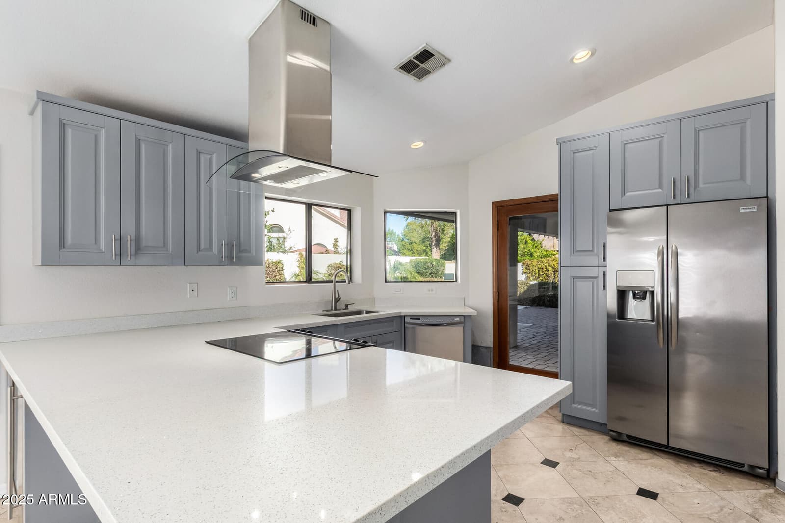 8648 S KENWOOD Lane, Tempe, AZ 85284 — photo 16 of 47