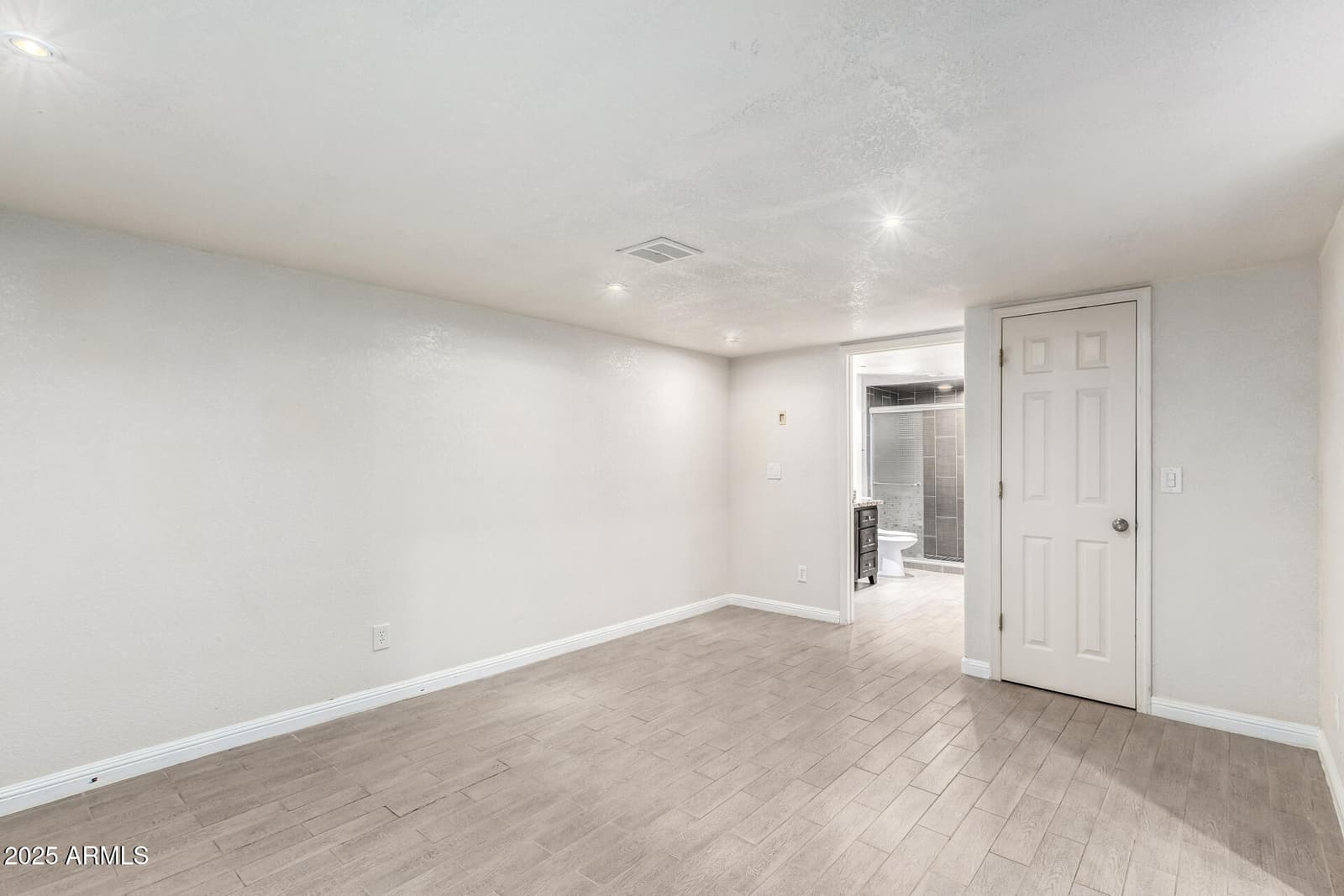 8648 S KENWOOD Lane, Tempe, AZ 85284 — photo 34 of 47