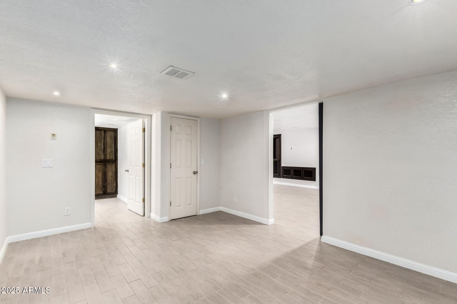 8648 S KENWOOD Lane, Tempe, AZ 85284 — photo 35 of 47