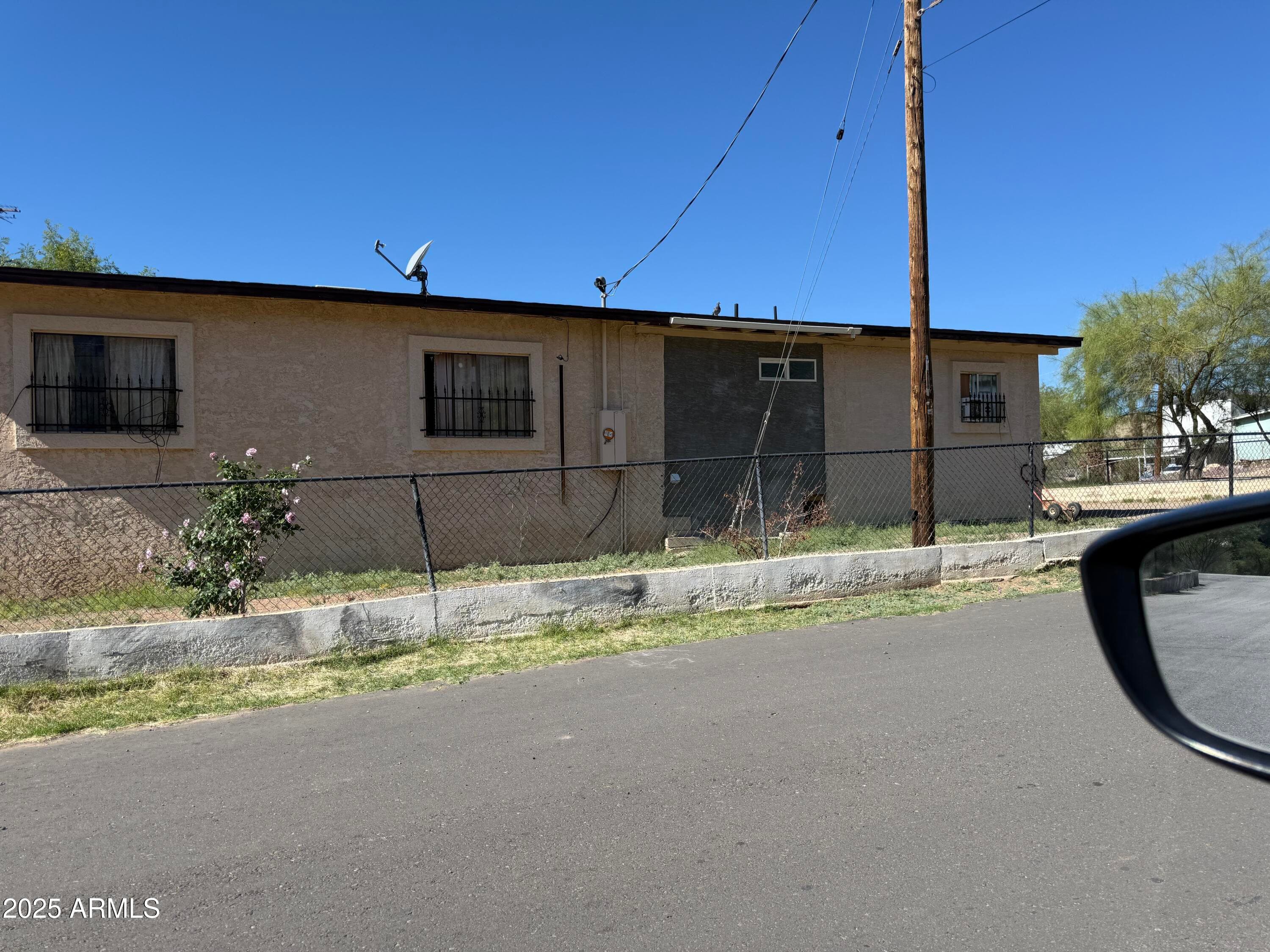 48 N STANSBERRY Avenue, Superior, AZ 85173 — photo 2 of 26