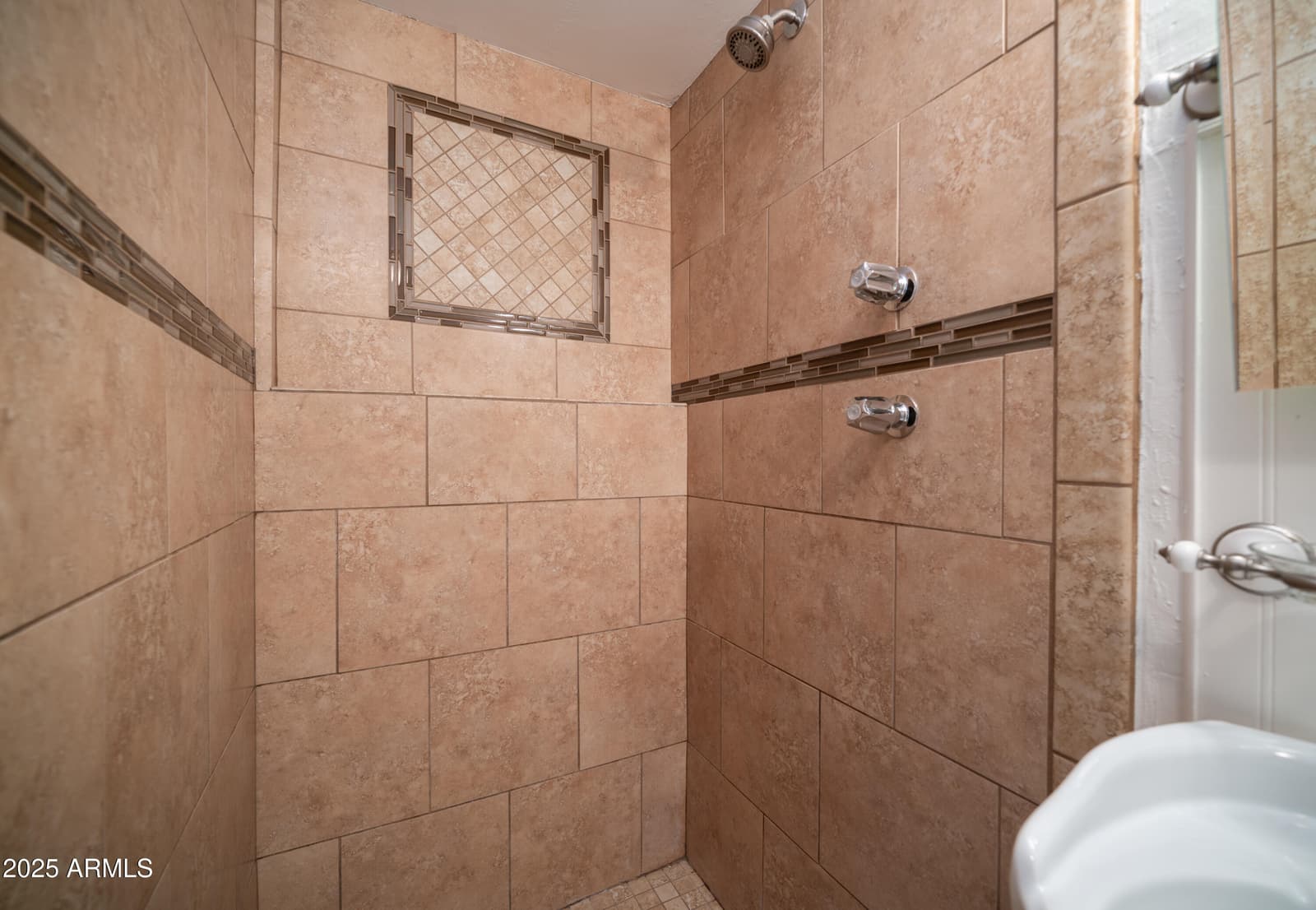 1728 W Avalon Drive, Phoenix, AZ 85015 — photo 17 of 32