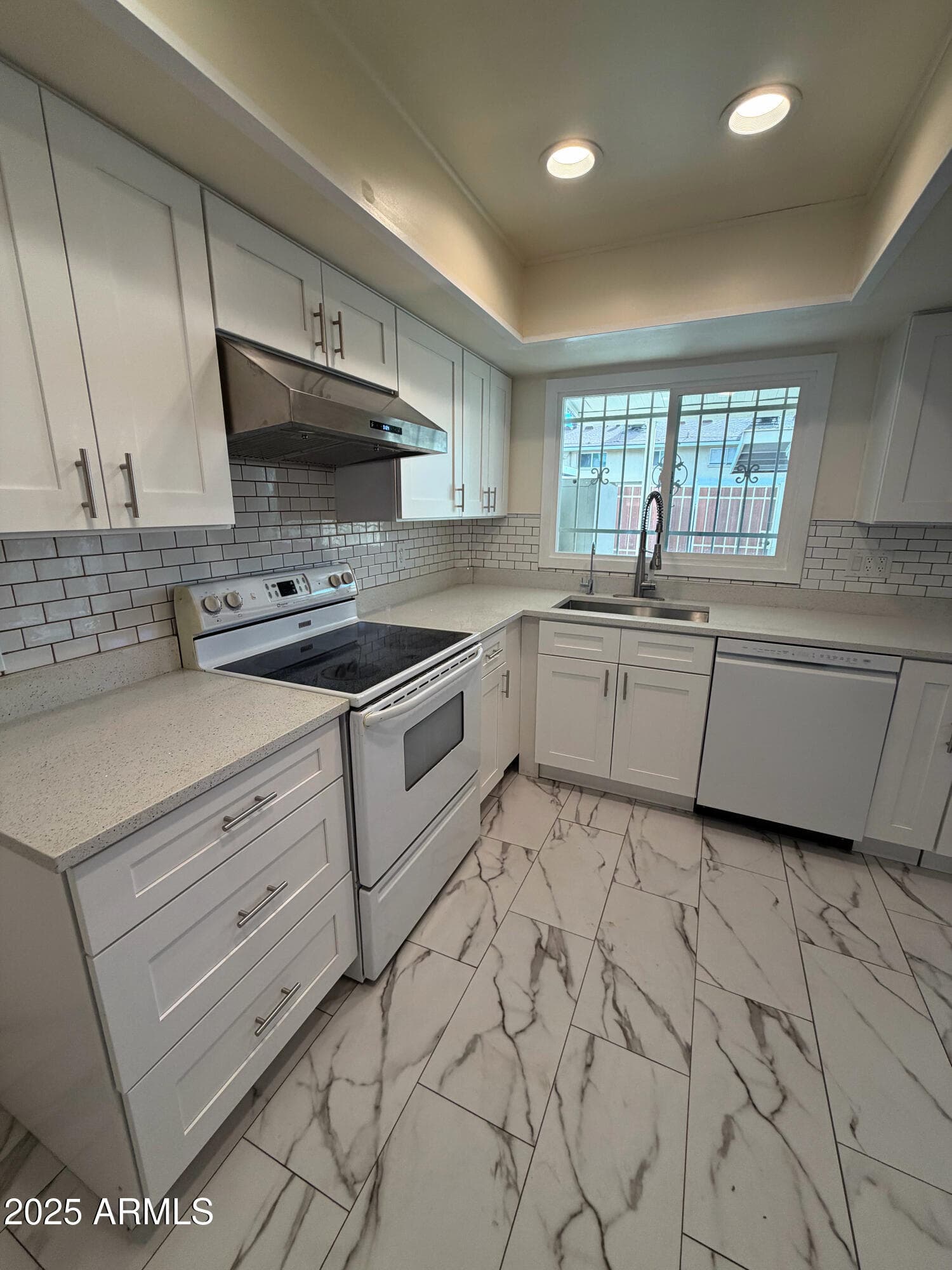 1657 W Hazelwood Street, Phoenix, AZ 85015 — photo 5 of 22