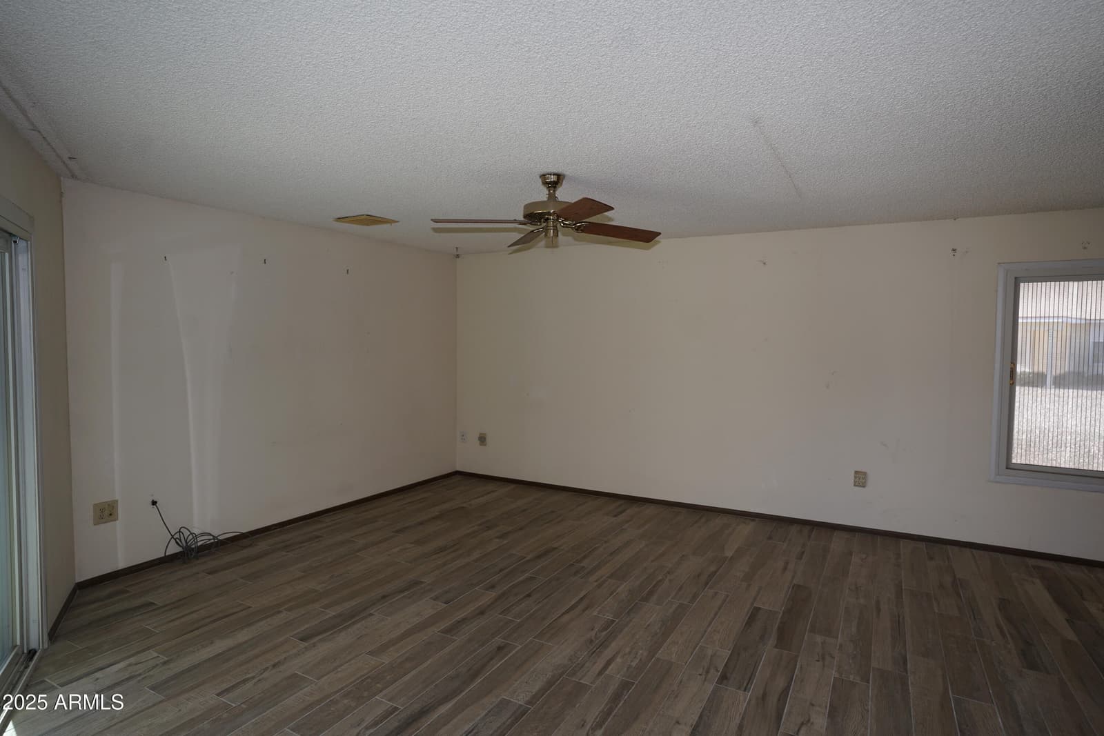 9803 W PEBBLE BEACH Drive, Sun City, AZ 85351 — photo 16 of 32