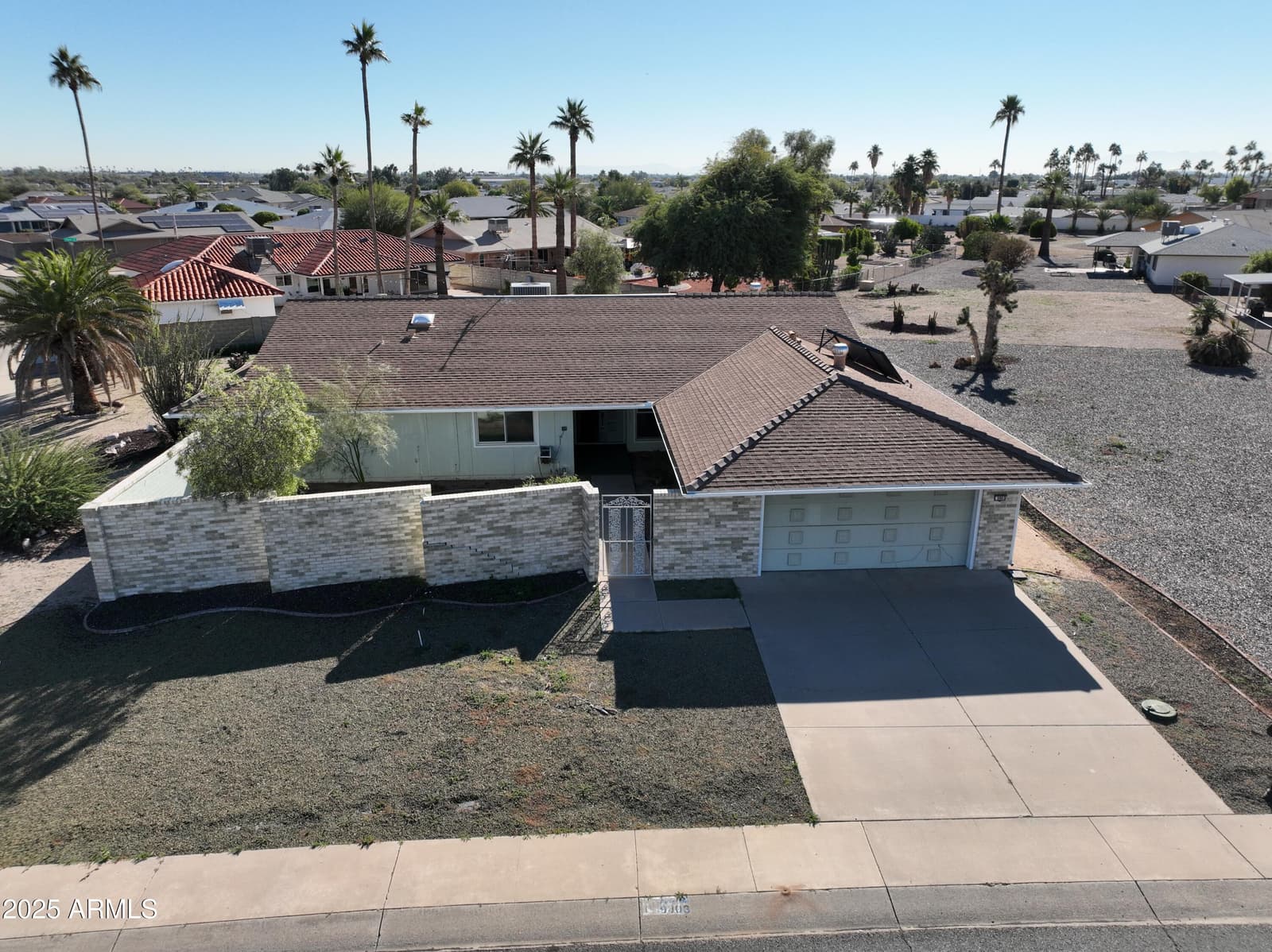 9803 W PEBBLE BEACH Drive, Sun City, AZ 85351 — photo 4 of 32