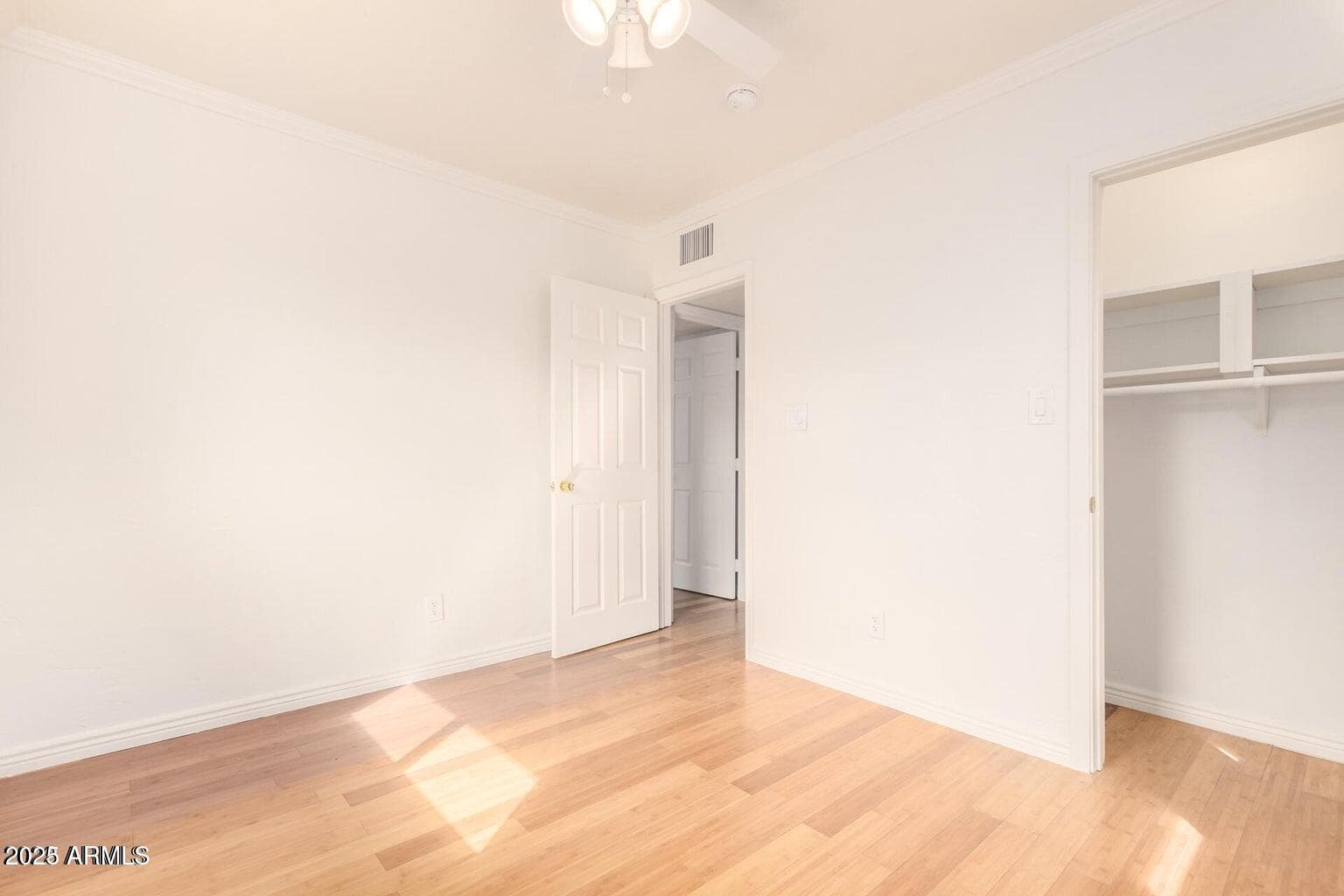 2023 E CLARENDON Avenue, Phoenix, AZ 85016 — photo 6 of 39