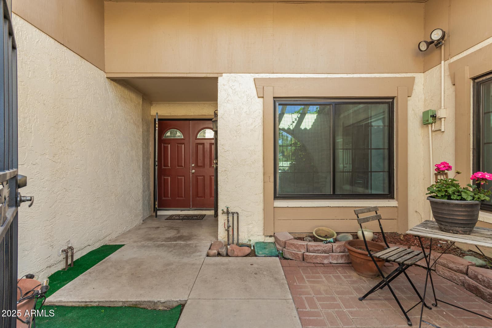 959 E LOBSTER TRAP Lane, Tempe, AZ 85283 — photo 5 of 36