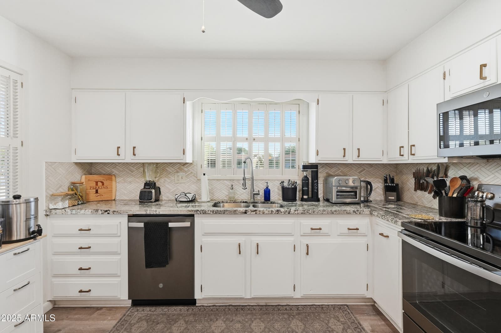 10320 W CORTE DEL SOL ESTE, Sun City, AZ 85351 — photo 4 of 28