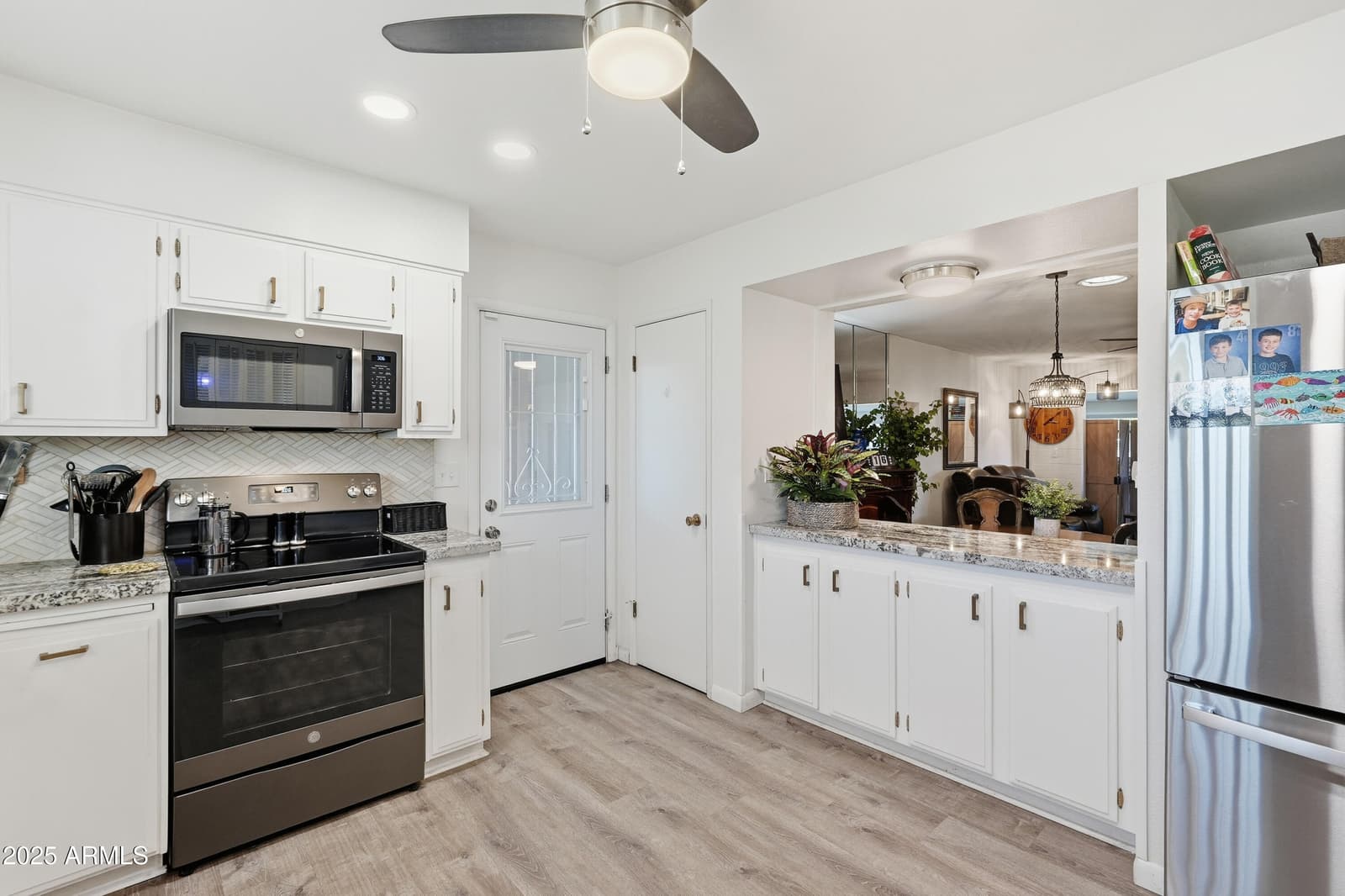 10320 W CORTE DEL SOL ESTE, Sun City, AZ 85351 — photo 13 of 28