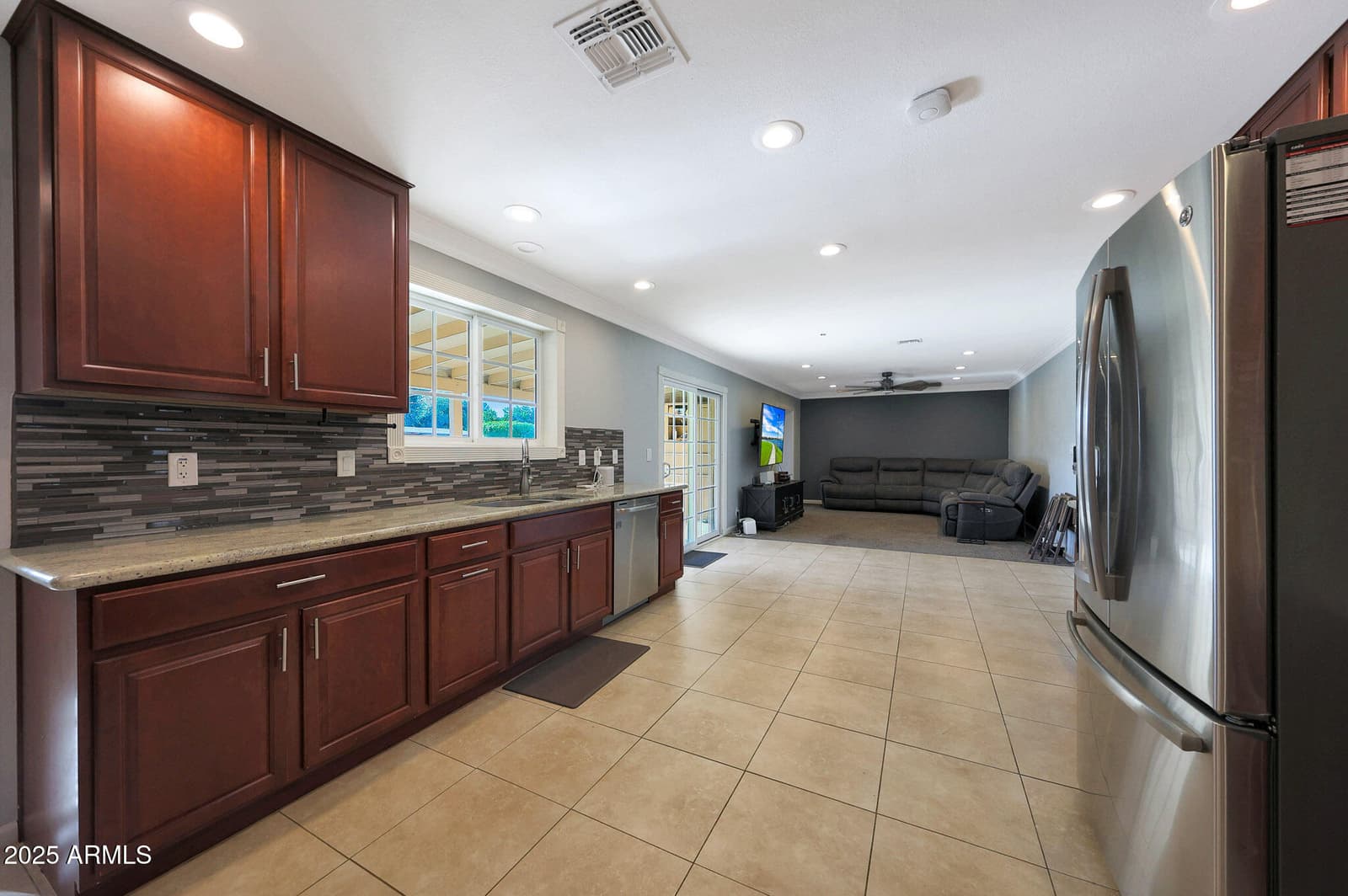 2517 E HIGHLAND Street, Mesa, AZ 85213 — photo 9 of 42