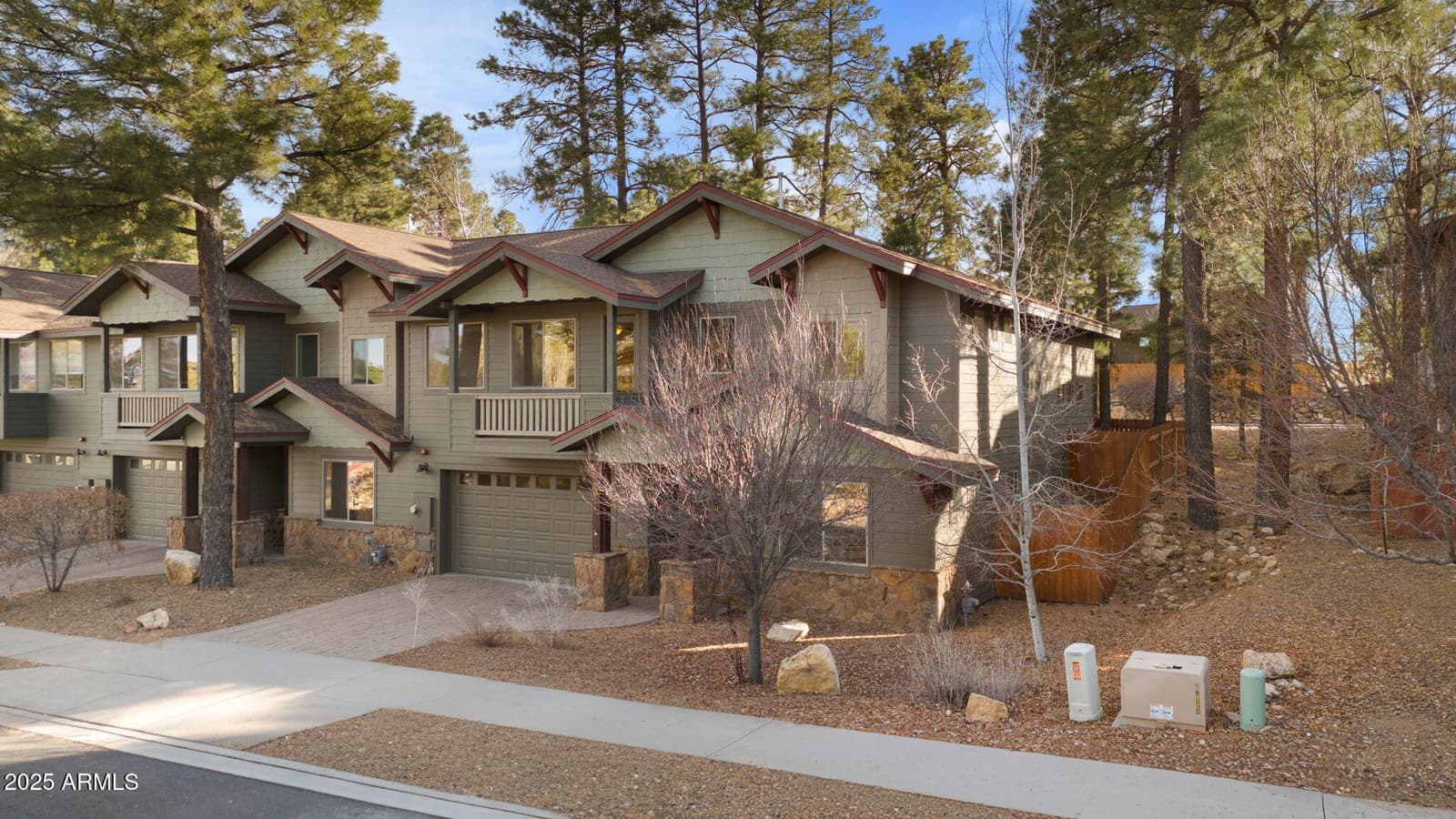 425 E Woodland Drive Drive, Flagstaff, AZ 86001 — photo 3 of 57