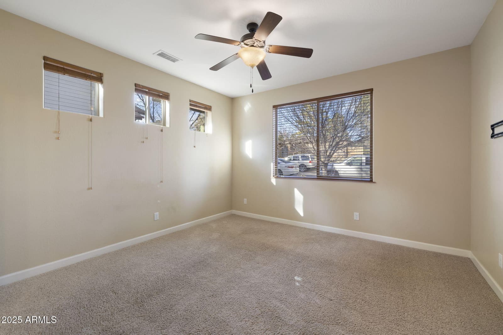 425 E Woodland Drive Drive, Flagstaff, AZ 86001 — photo 7 of 57