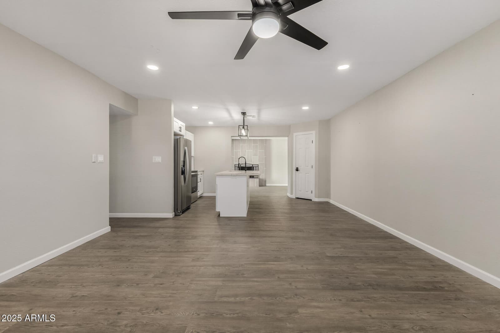 331 E PIERCE Street, Tempe, AZ 85288 — photo 7 of 37