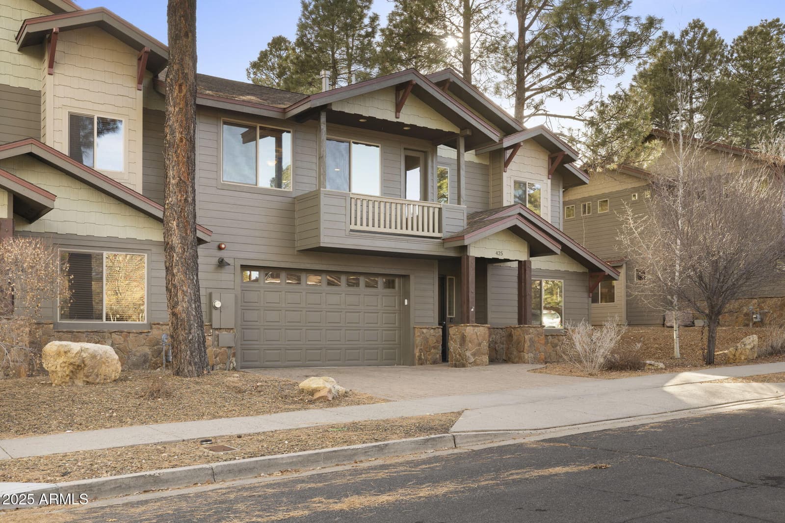 425 E Woodland Drive Drive, Flagstaff, AZ 86001 — photo 2 of 57