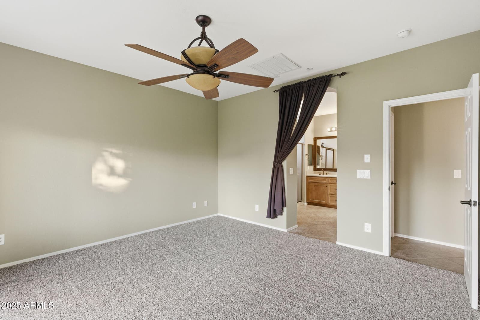 13820 W CHEERY LYNN Road, Avondale, AZ 85392 — photo 15 of 28