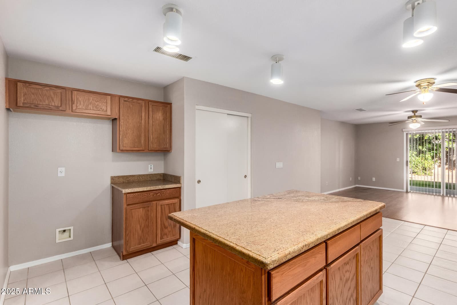 3822 W FALLEN LEAF Lane, Glendale, AZ 85310 — photo 13 of 35