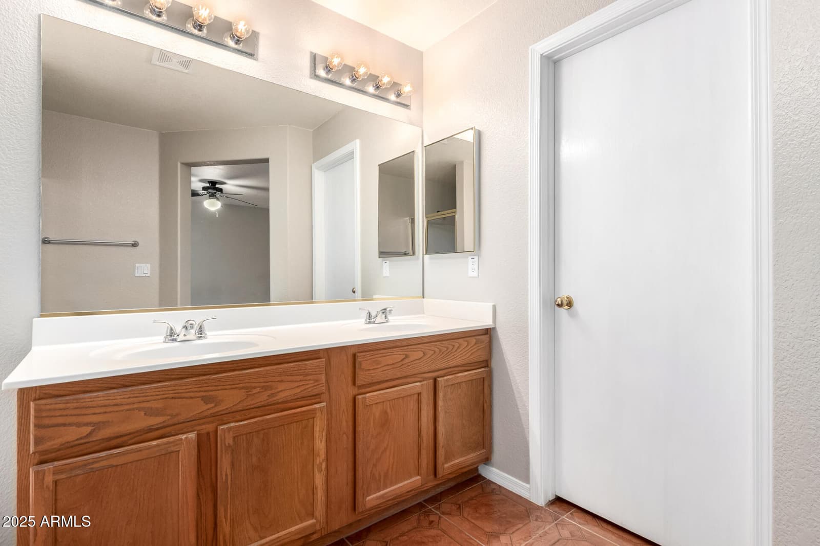 3822 W FALLEN LEAF Lane, Glendale, AZ 85310 — photo 18 of 35