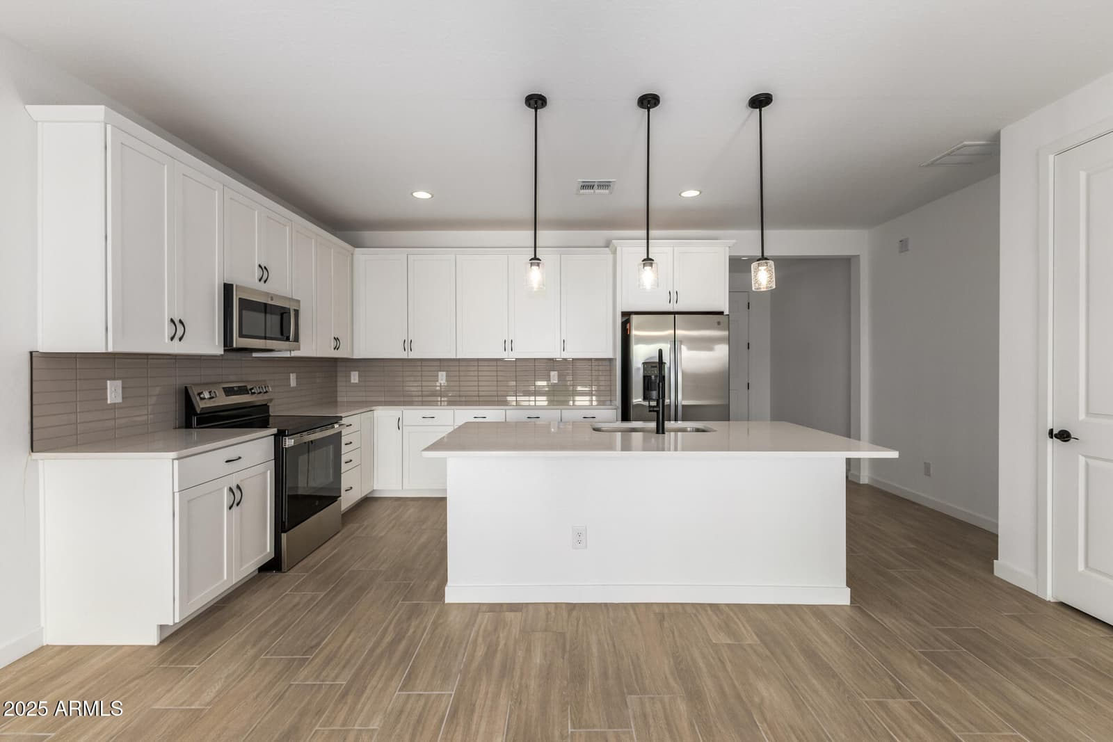 18621 E HELIAN Drive, Gold Canyon, AZ 85118 — photo 4 of 29