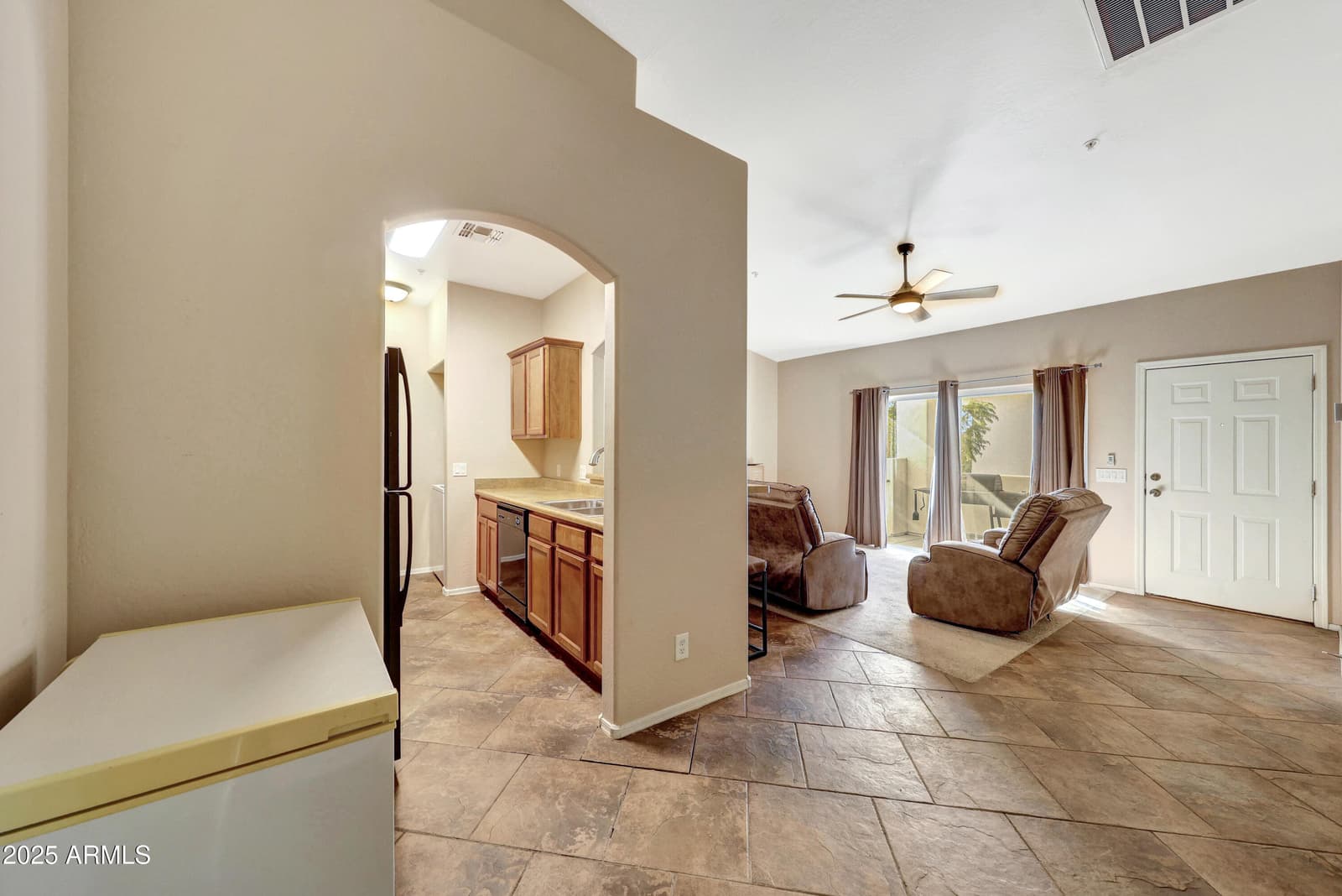 2950 W LOUISE Drive 206, Phoenix, AZ 85027 — photo 2 of 32