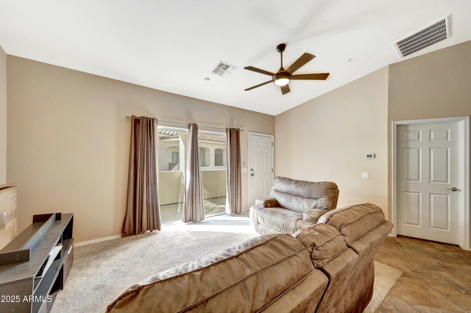 2950 W LOUISE Drive 206, Phoenix, AZ 85027 — photo 4 of 32