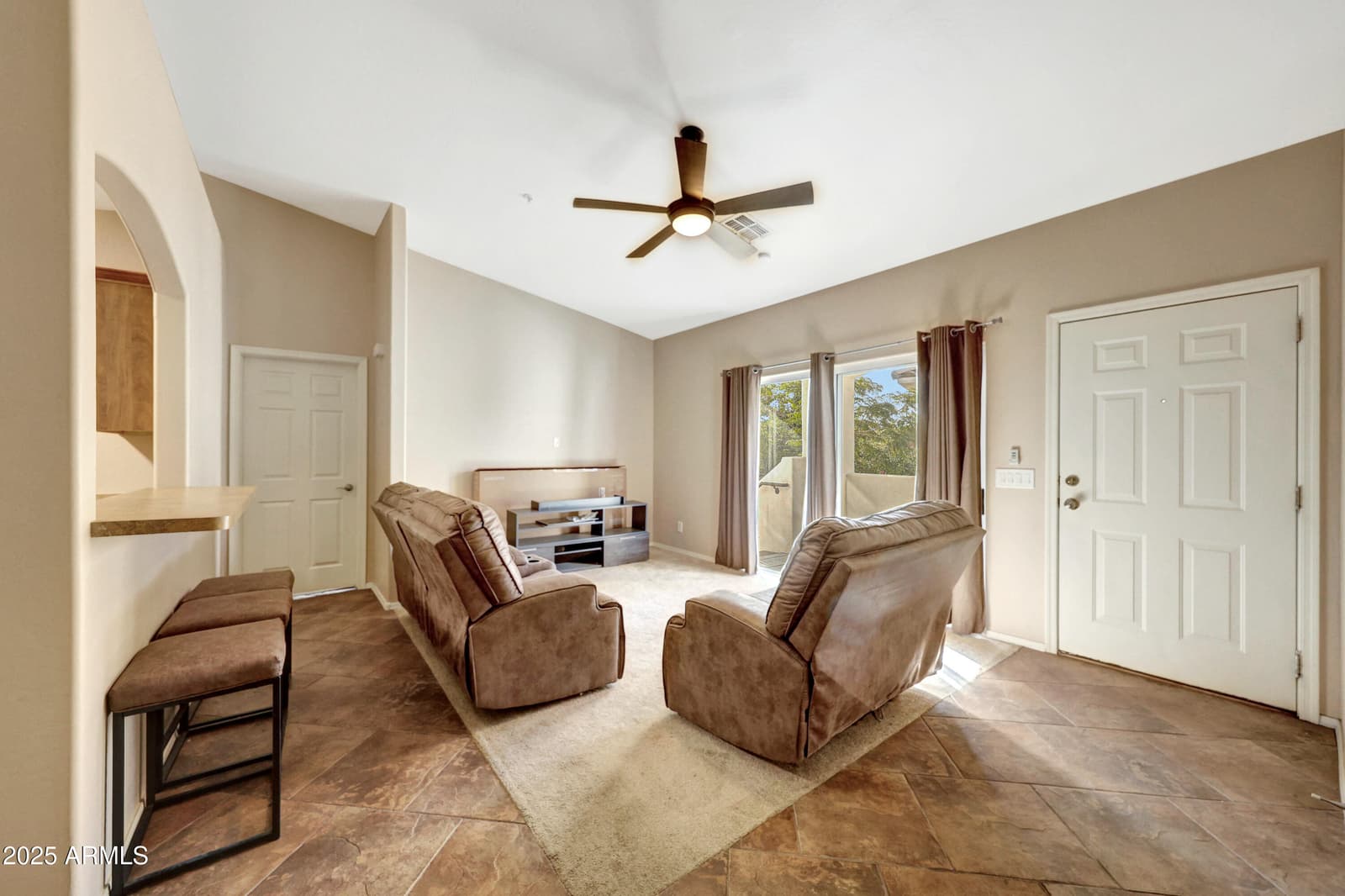 2950 W LOUISE Drive 206, Phoenix, AZ 85027 — photo 7 of 32